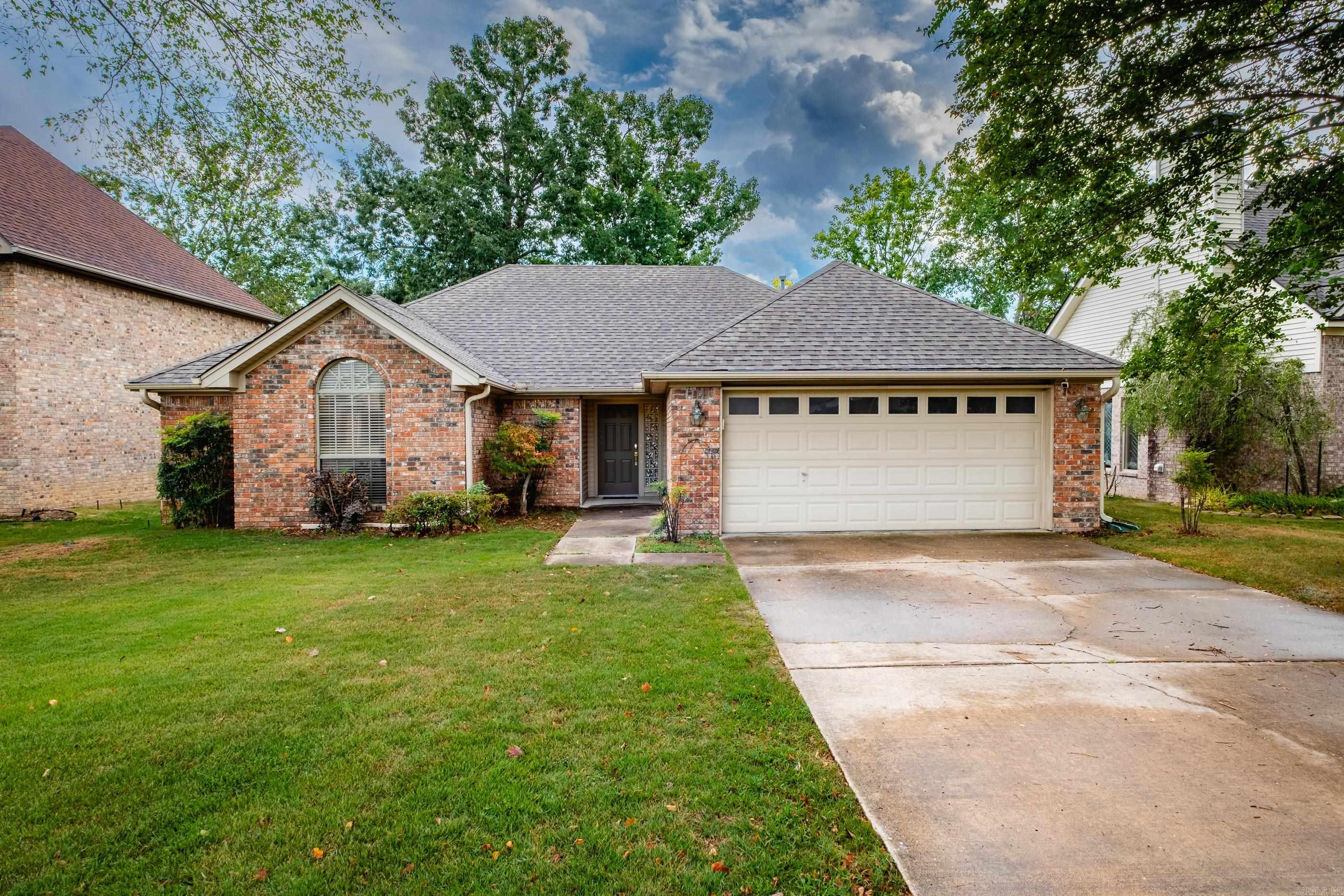 210 Chantilly Circle Property Photo 2