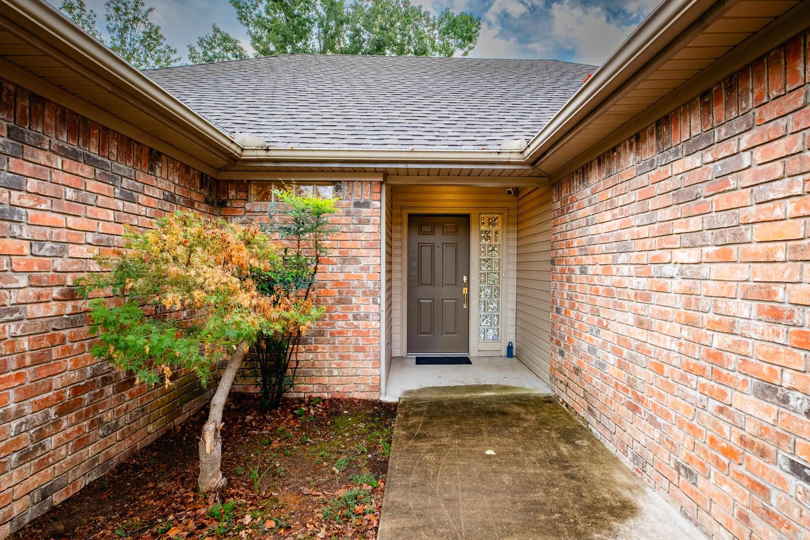 210 Chantilly Circle Property Photo 4
