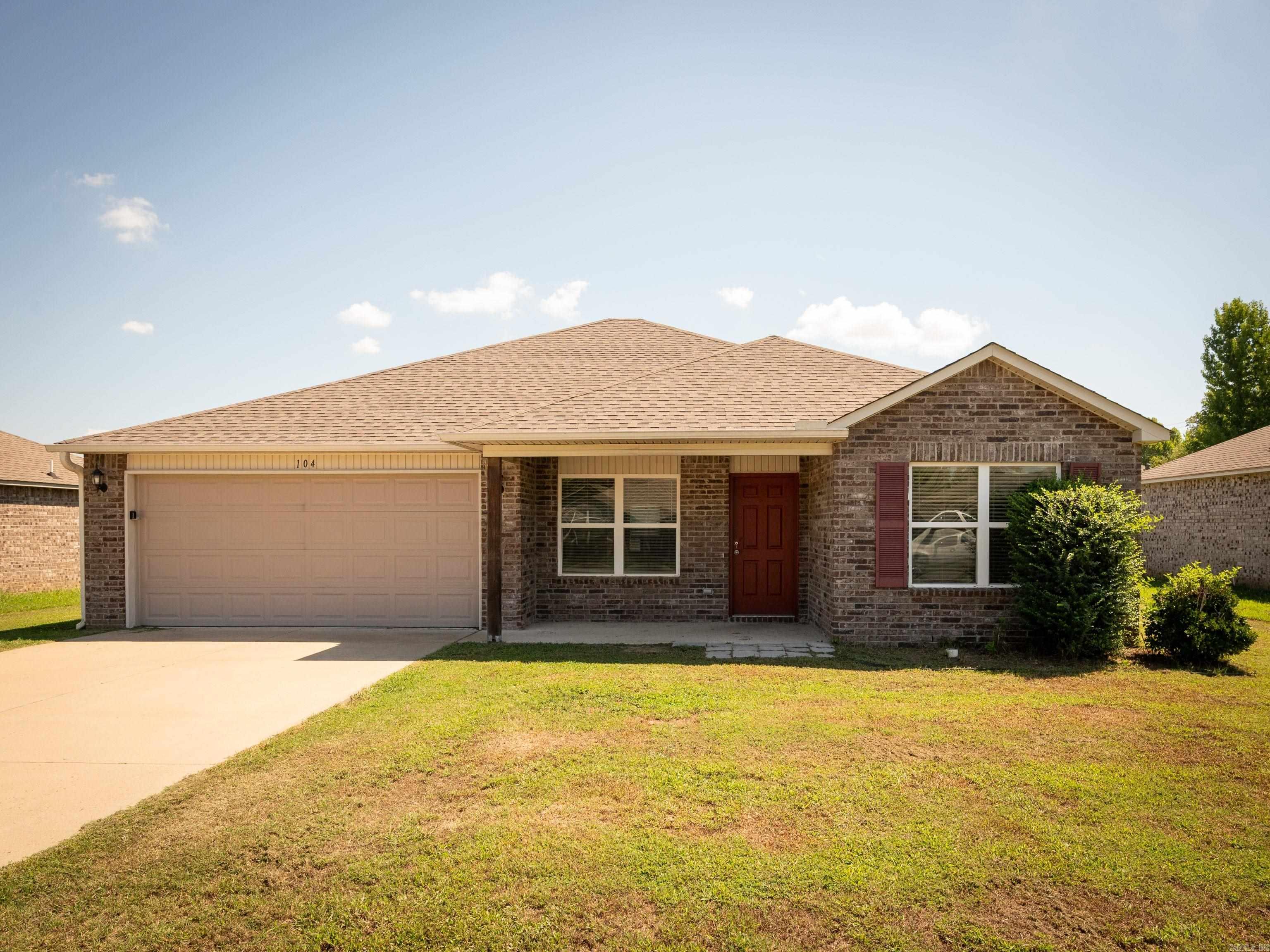 104 Westwood Drive Property Photo 1
