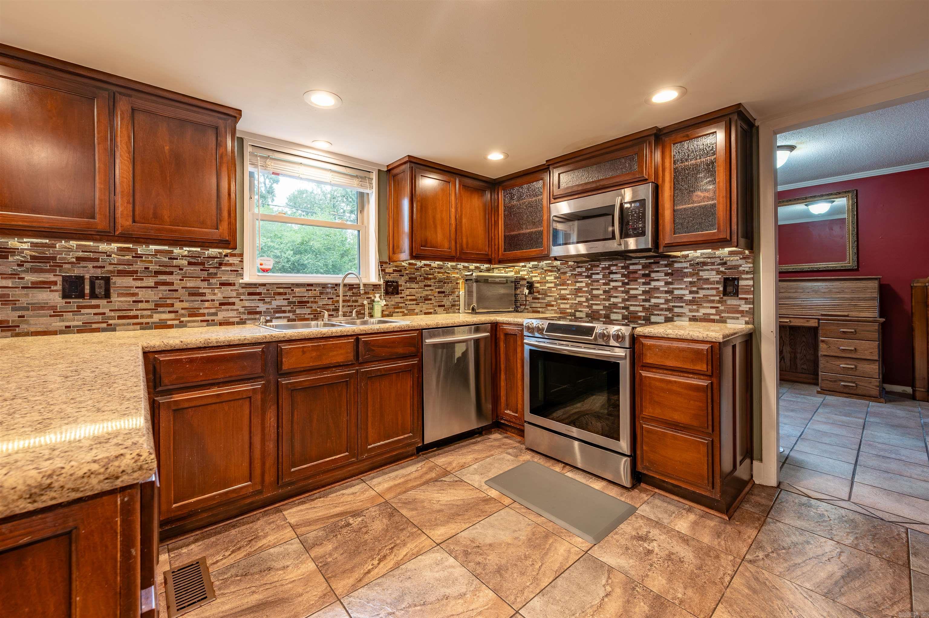 7409 Flintrock Property Photo 10
