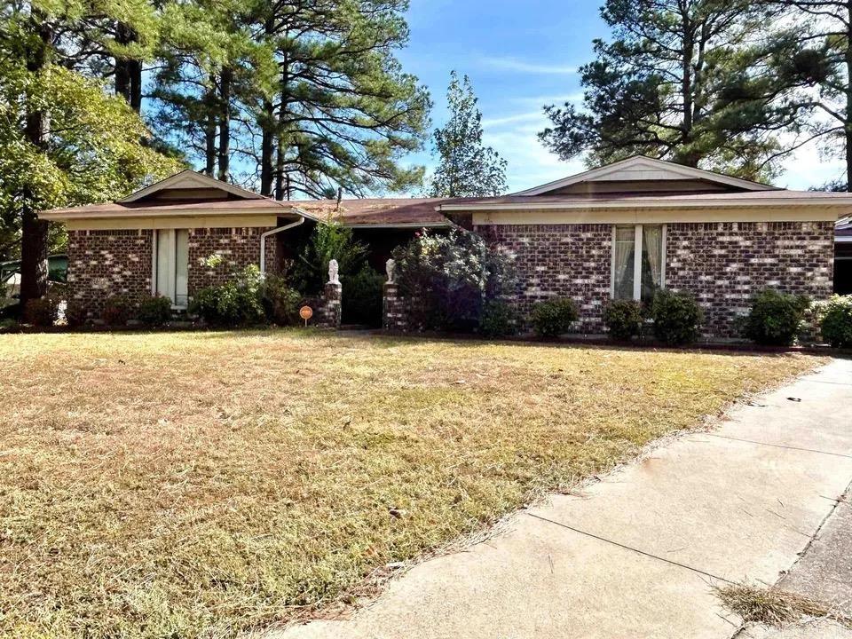 90 Lexington Circle Property Photo 1