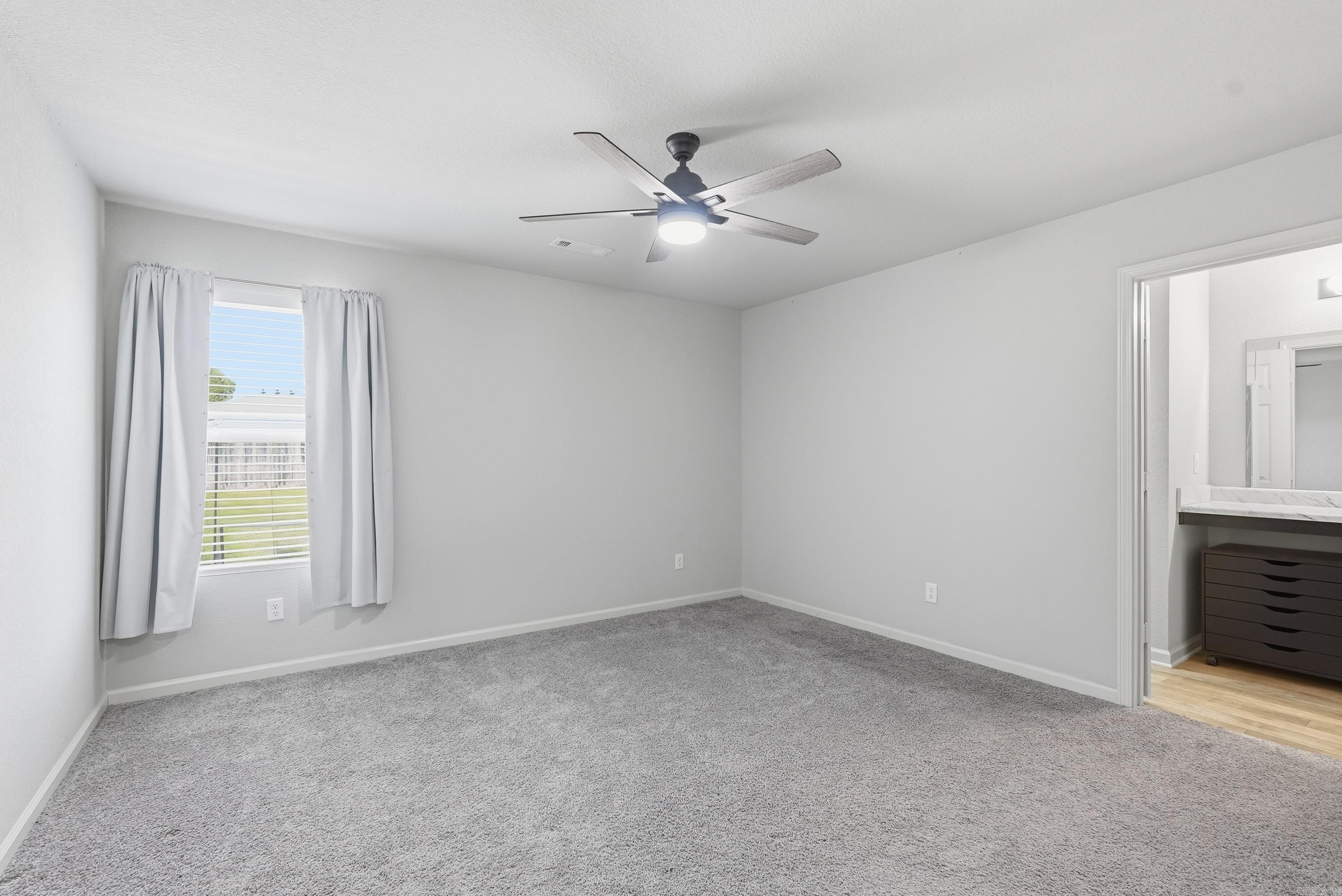 8 Harvest Lane Property Photo 5