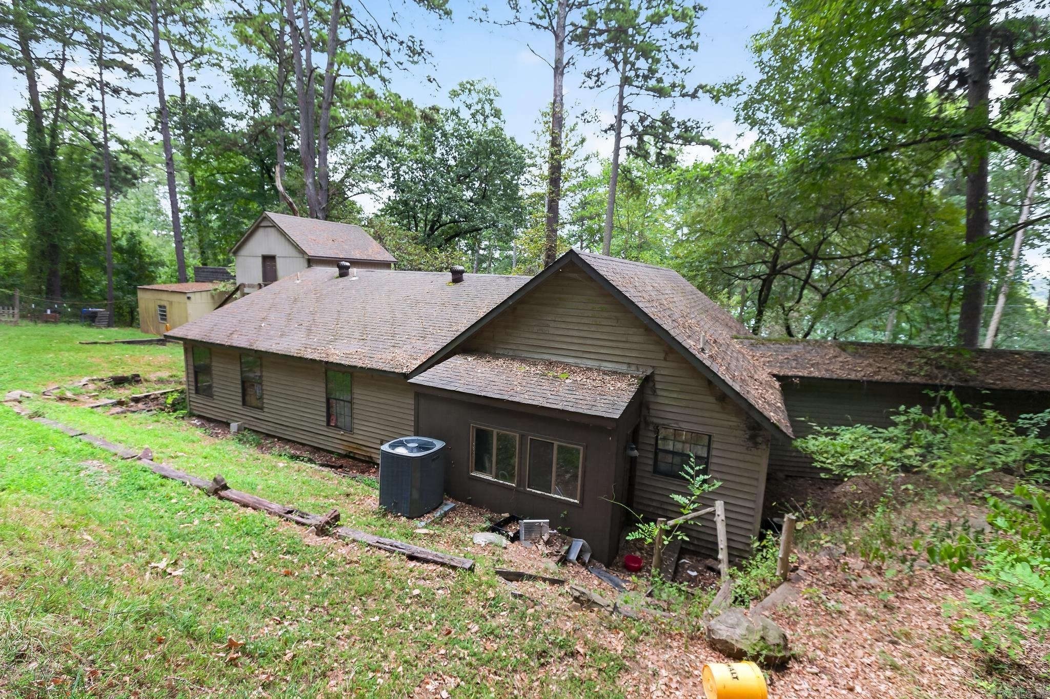 1867 County Road 3568 Property Photo 5
