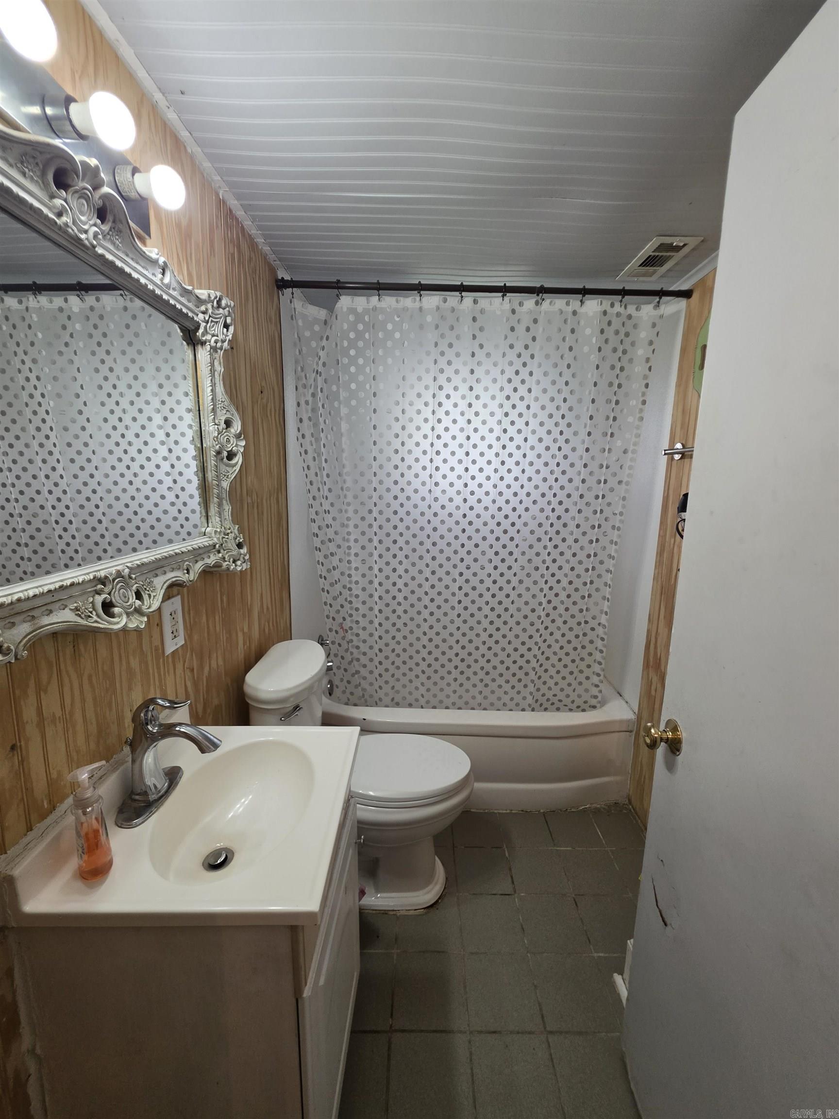 4555 Greene 203 Road Property Photo 18