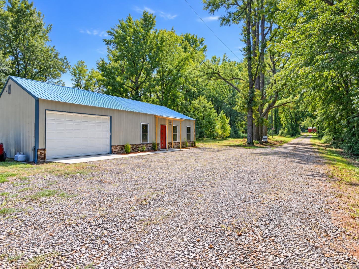 6 Vince Ln Property Photo 2