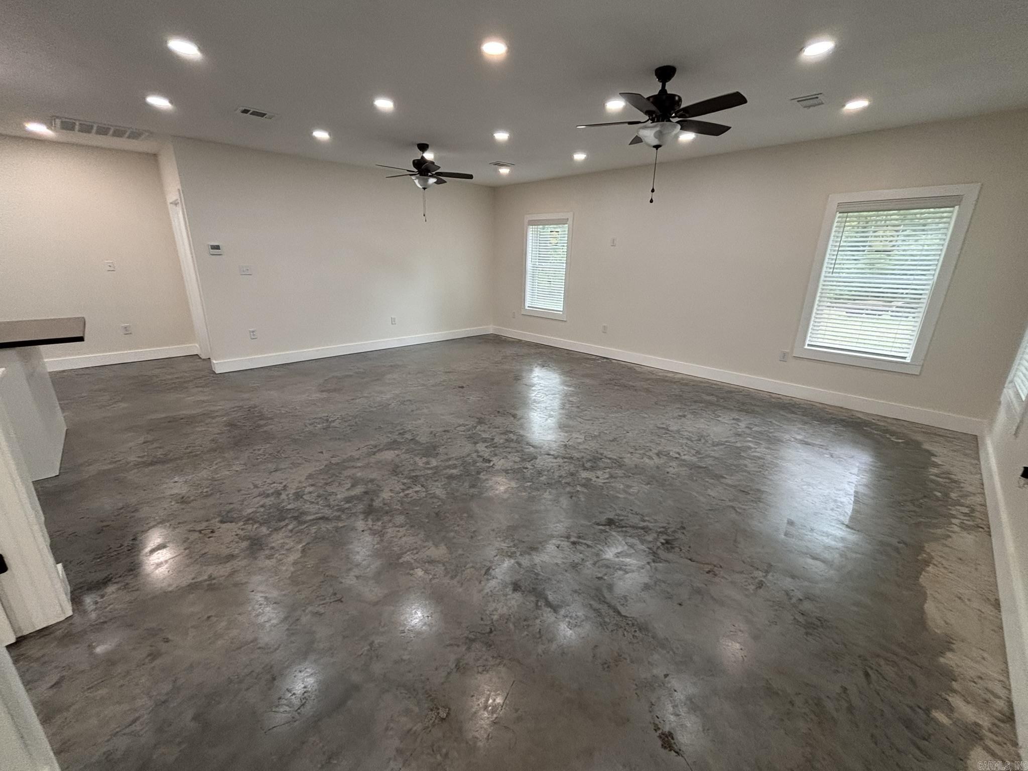 6 Vince Ln Property Photo 5