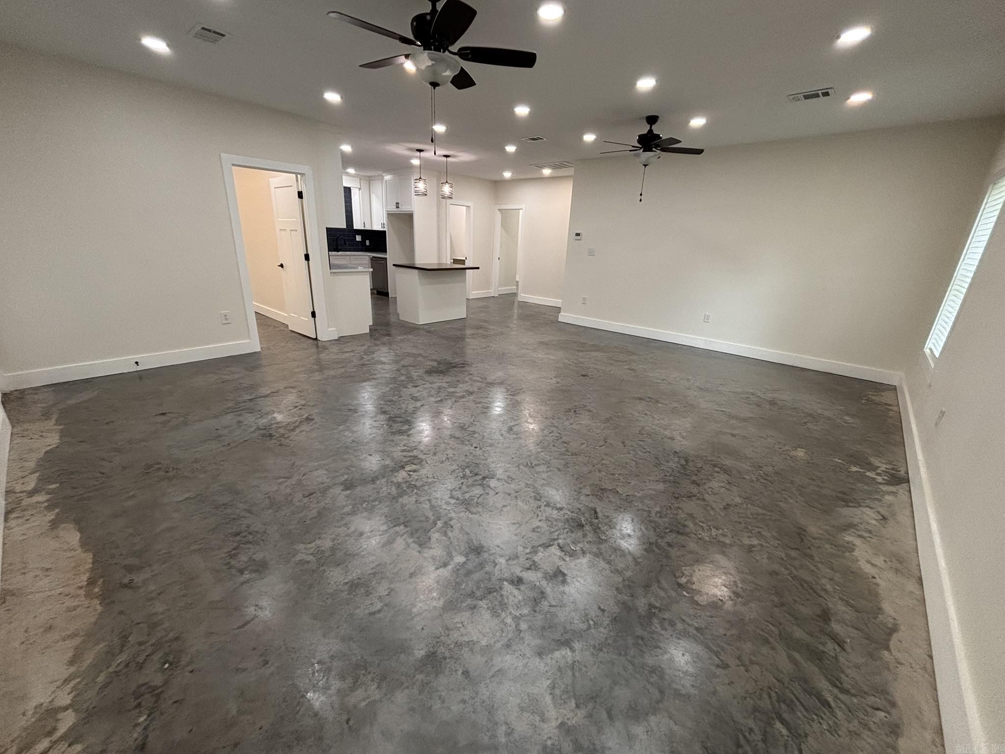6 Vince Ln Property Photo 6