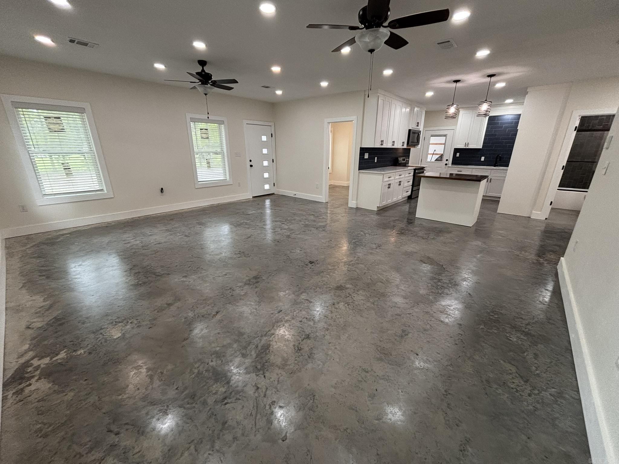 6 Vince Ln Property Photo 7