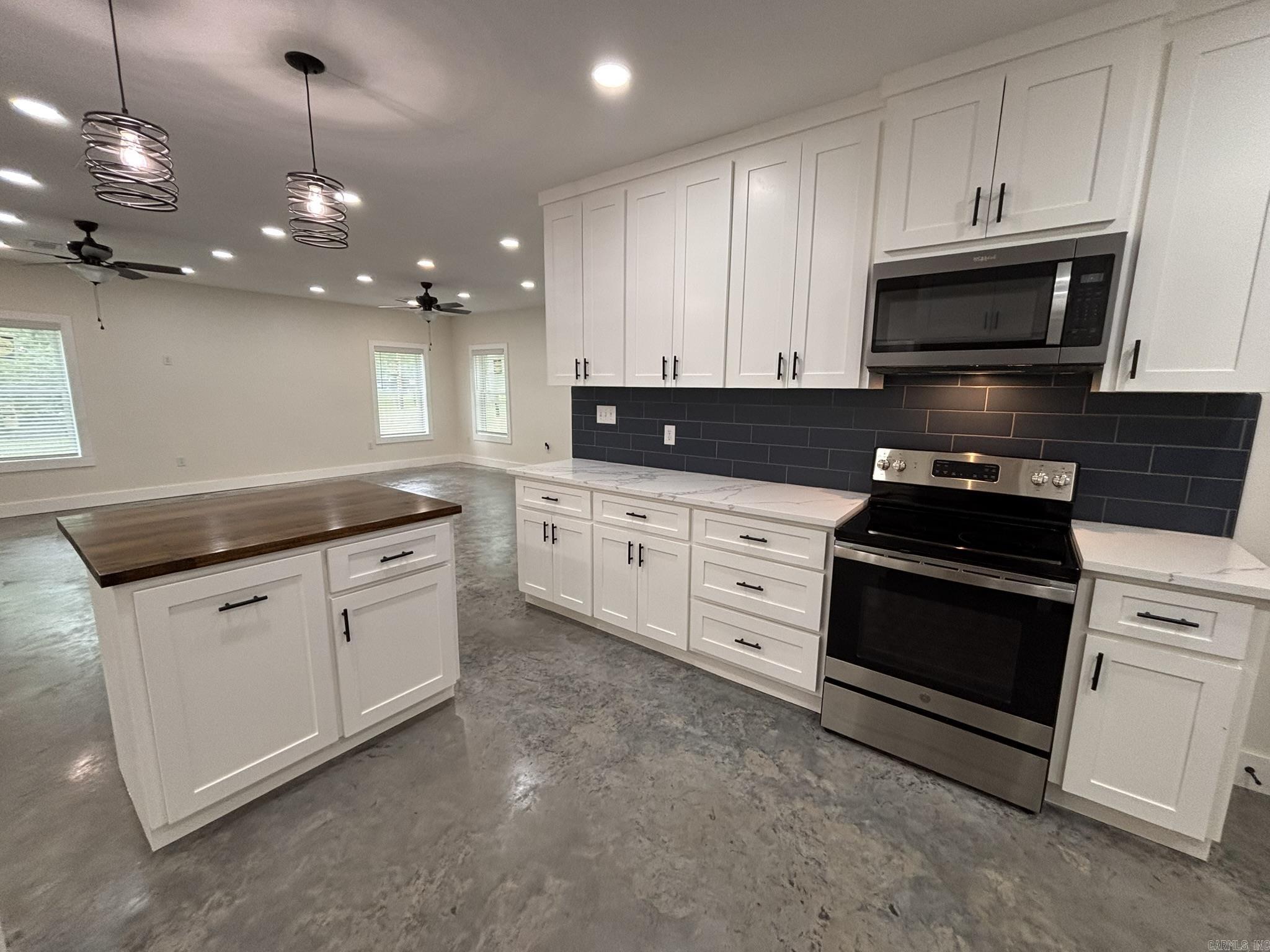 6 Vince Ln Property Photo 10