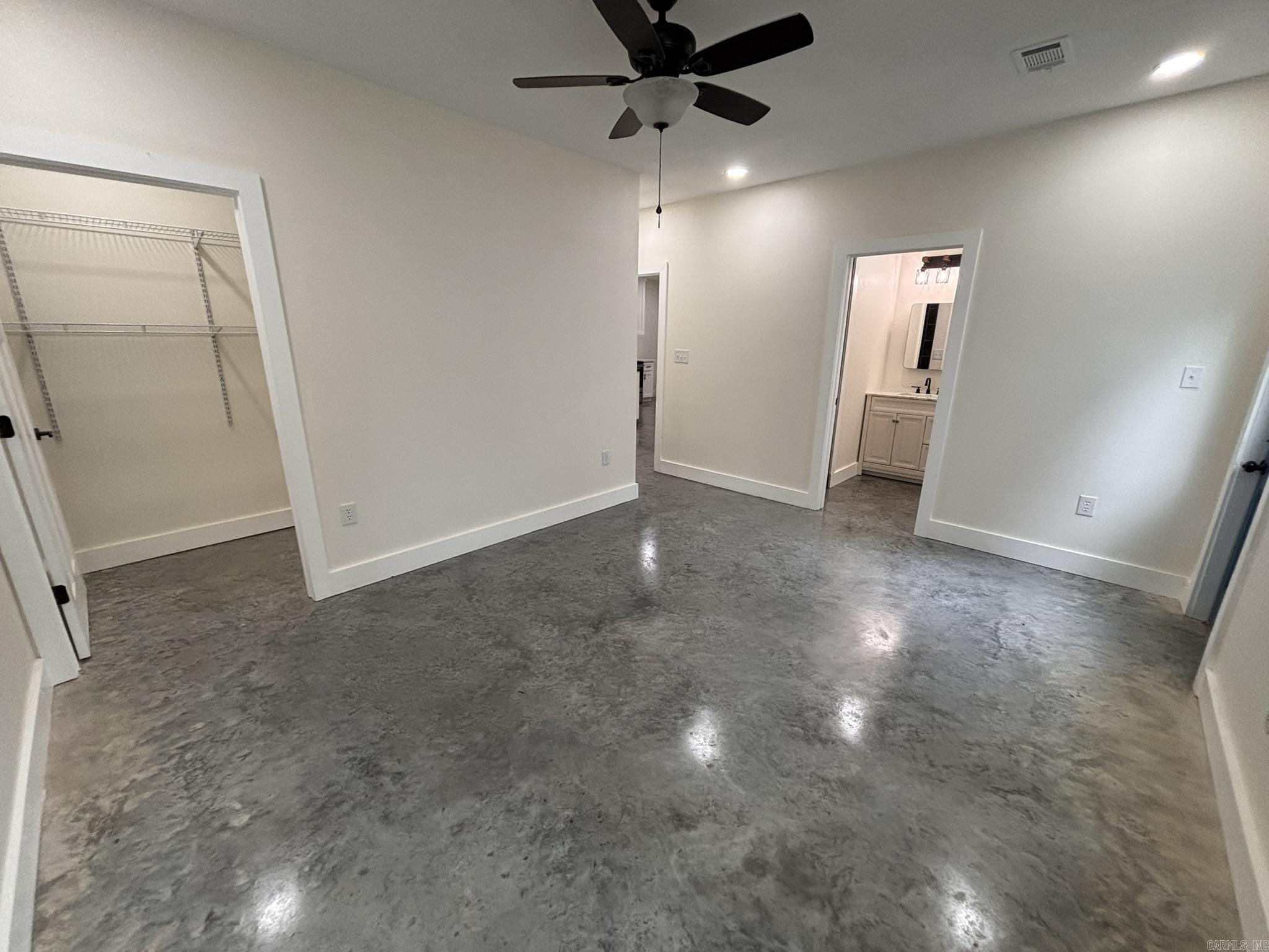6 Vince Ln Property Photo 15