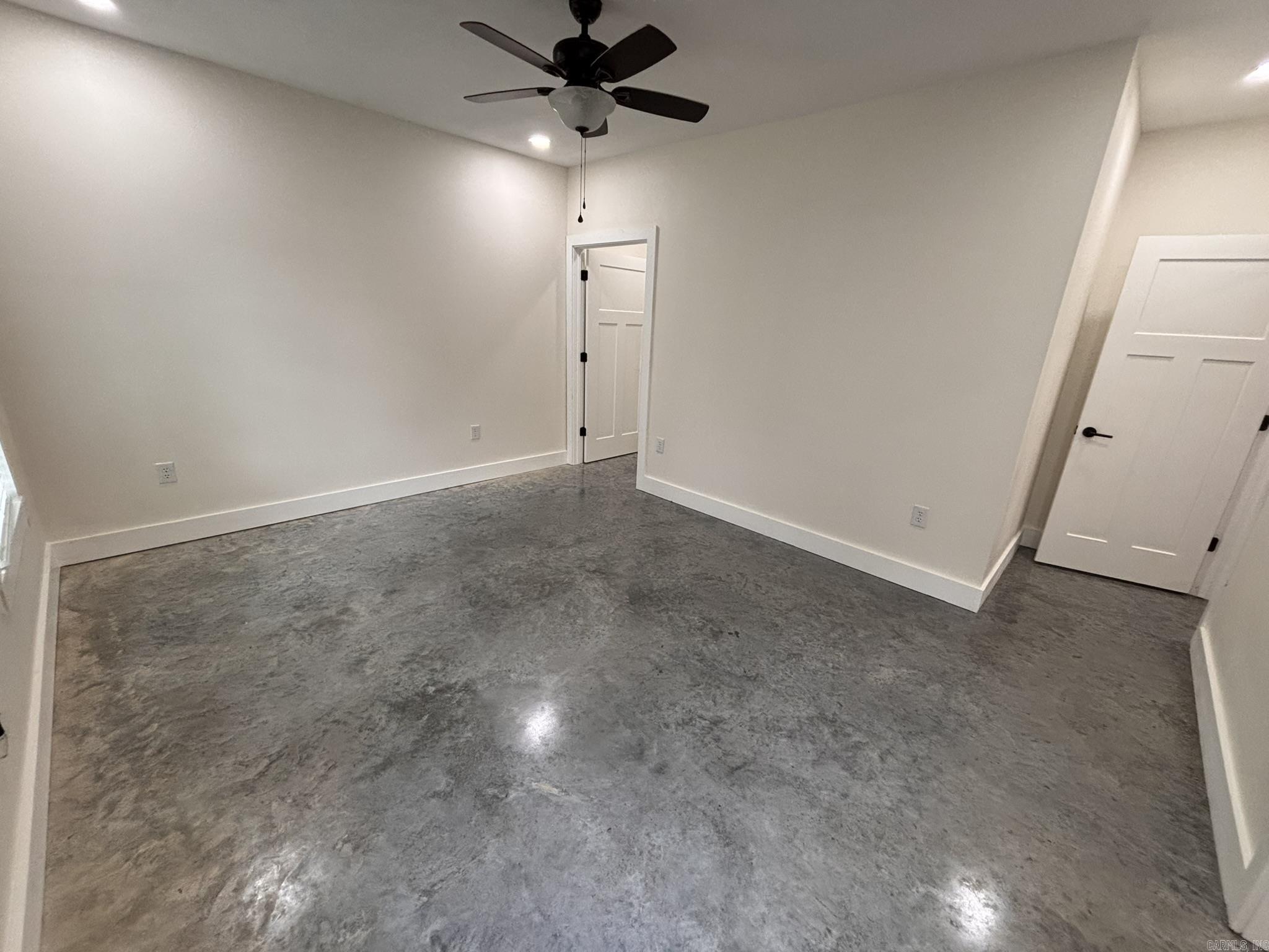 6 Vince Ln Property Photo 16