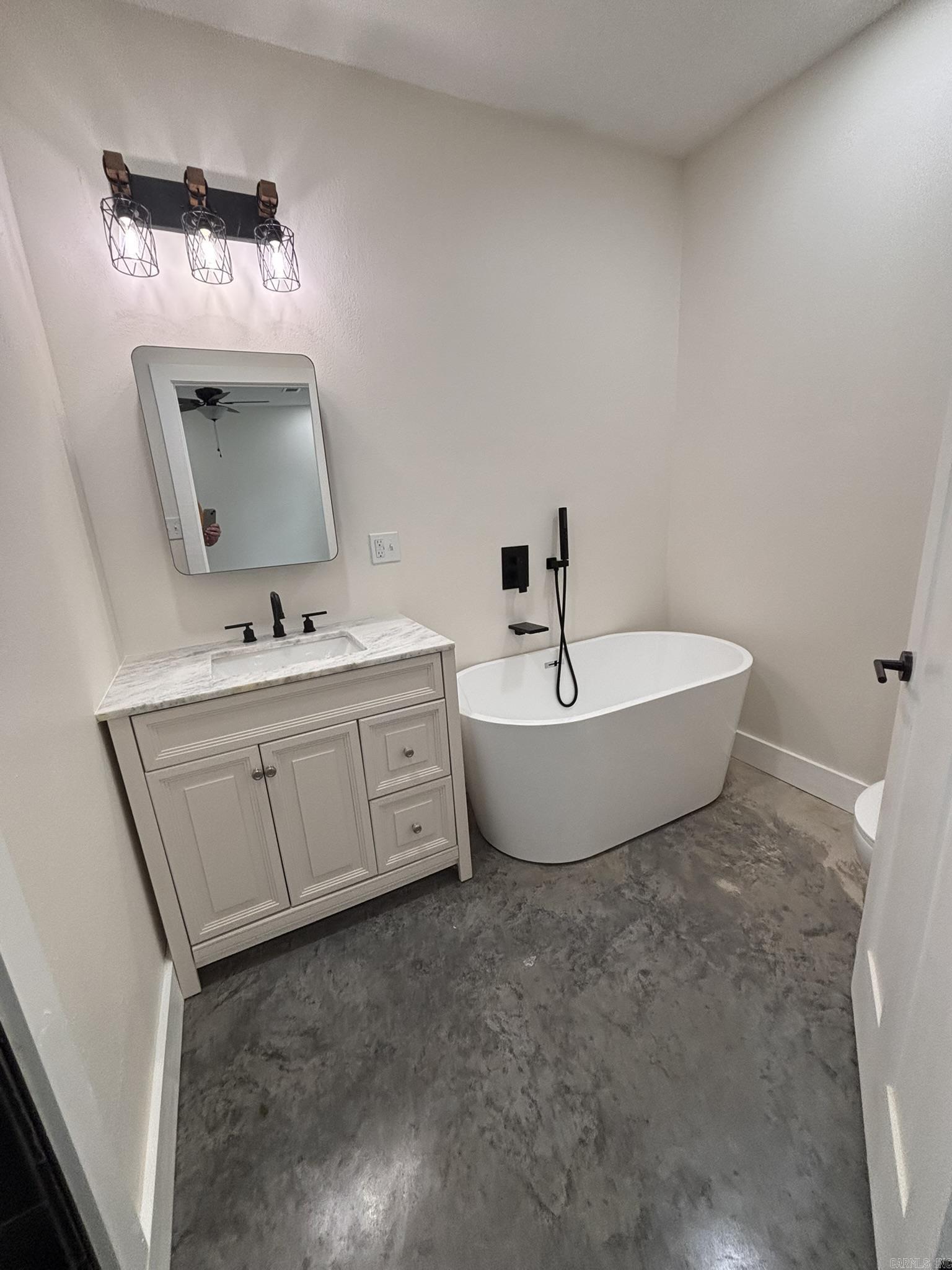 6 Vince Ln Property Photo 18