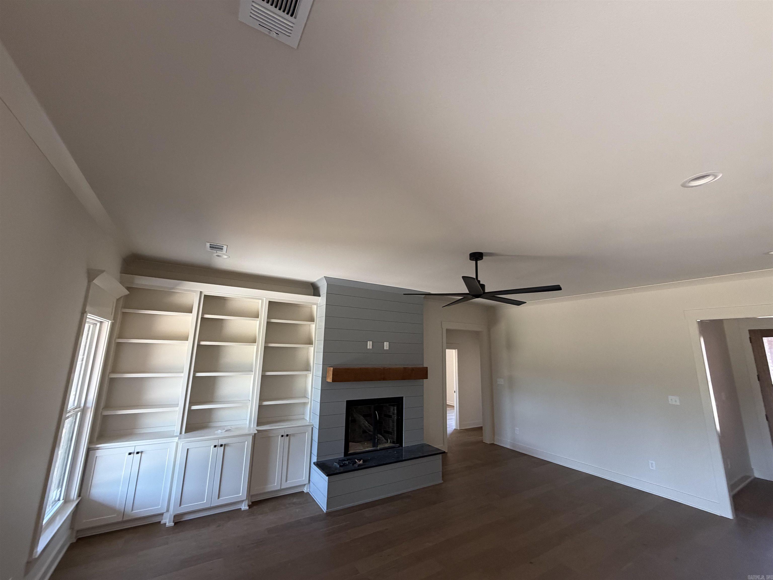 2326 Lakewood Circle Property Photo 6