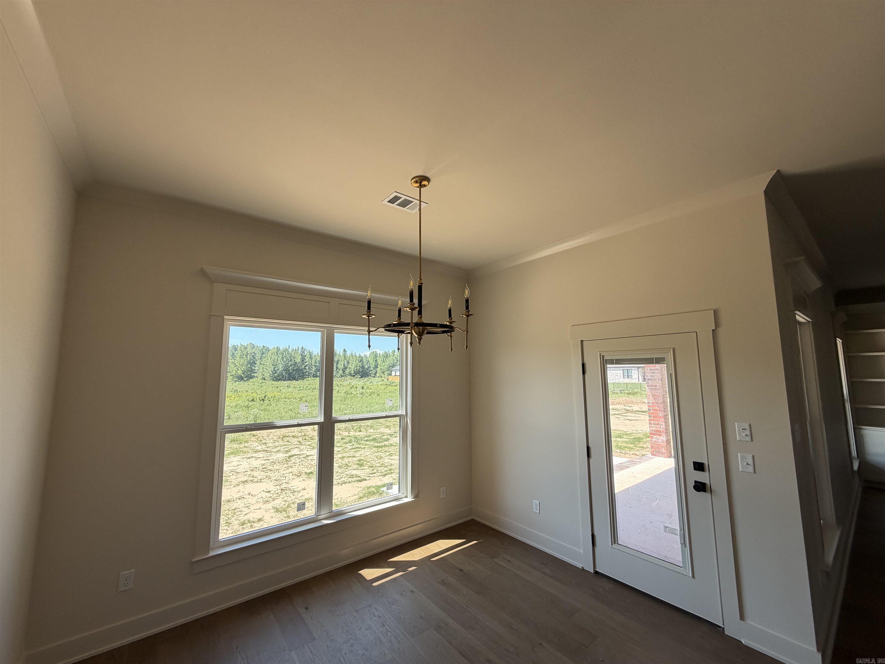 2326 Lakewood Circle Property Photo 11