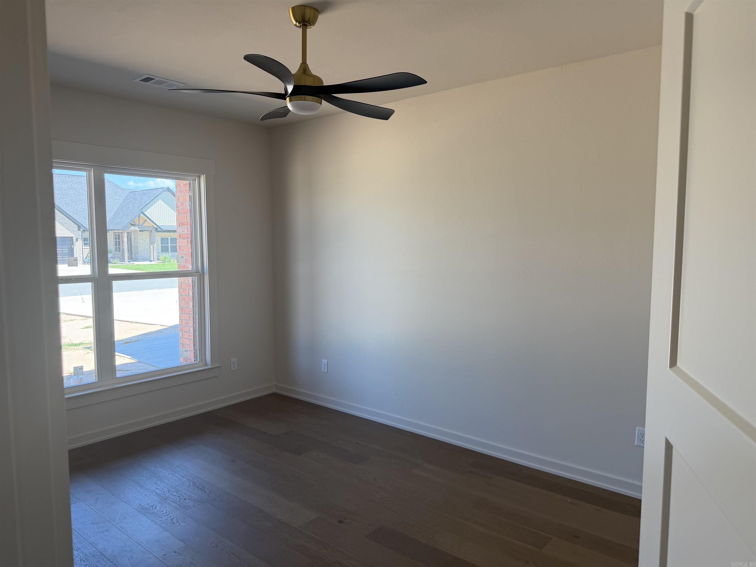 2326 Lakewood Circle Property Photo 14
