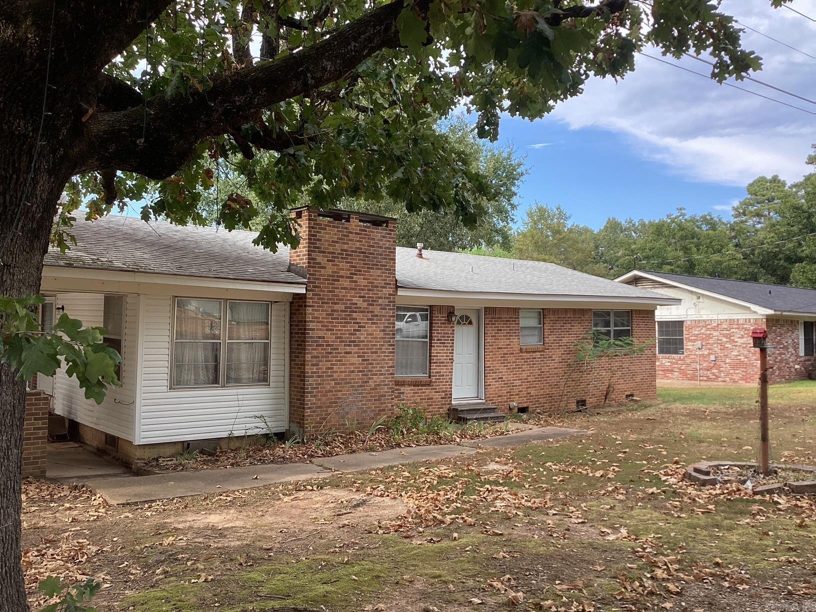 1612 Sunset Dr Property Photo 1