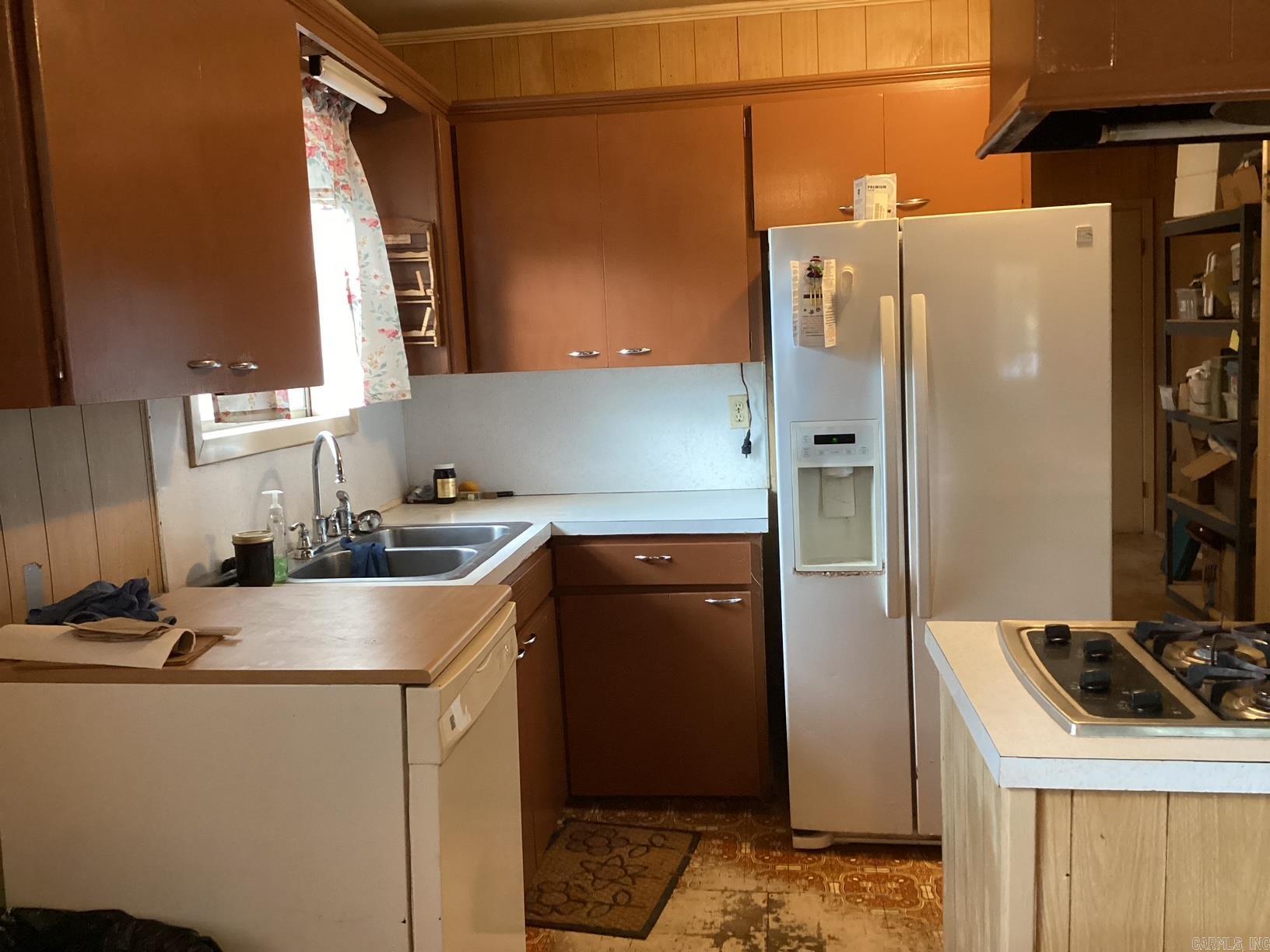 1612 Sunset Dr Property Photo 3