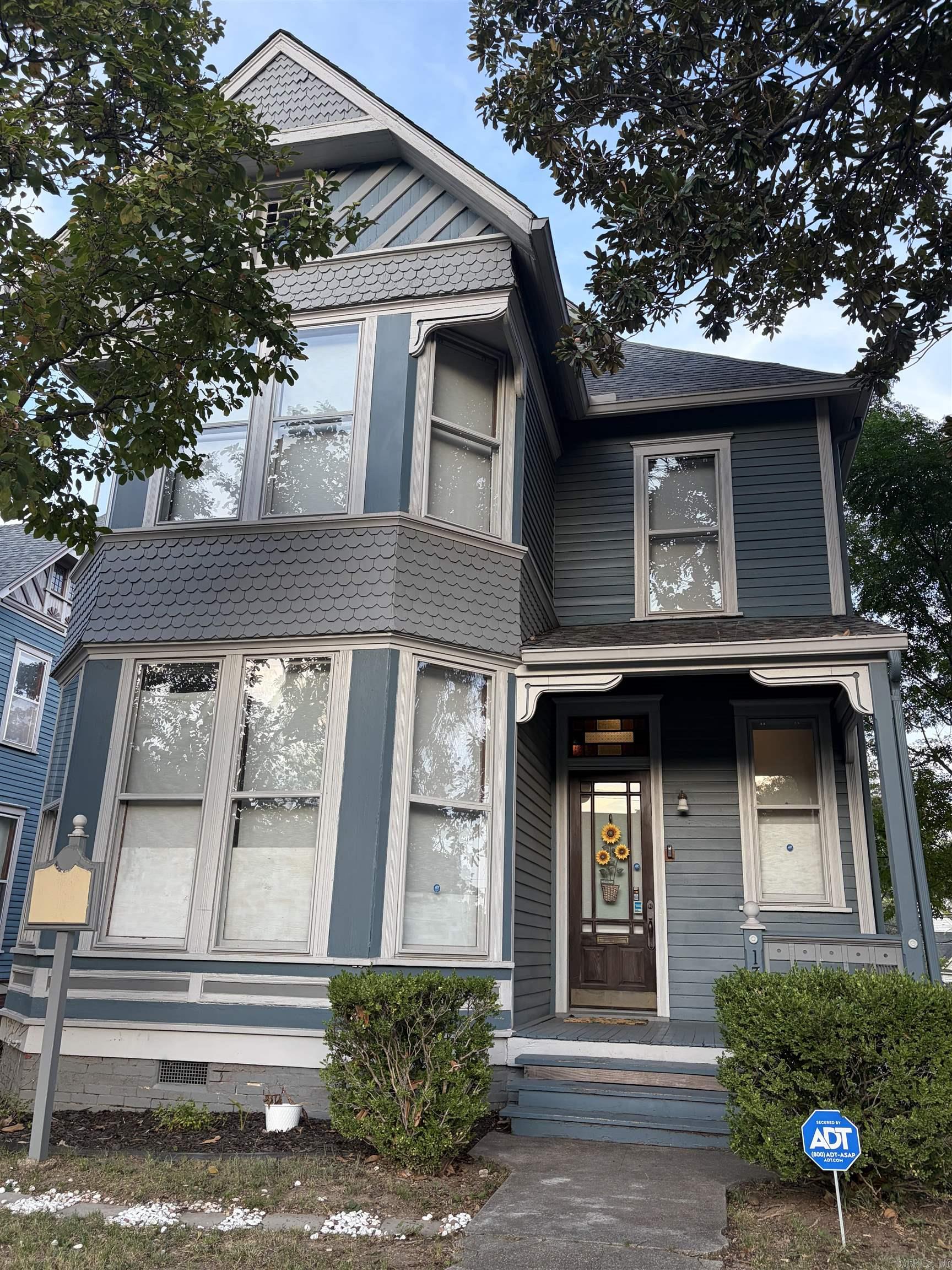 1311 S Broadway Street Property Photo 2