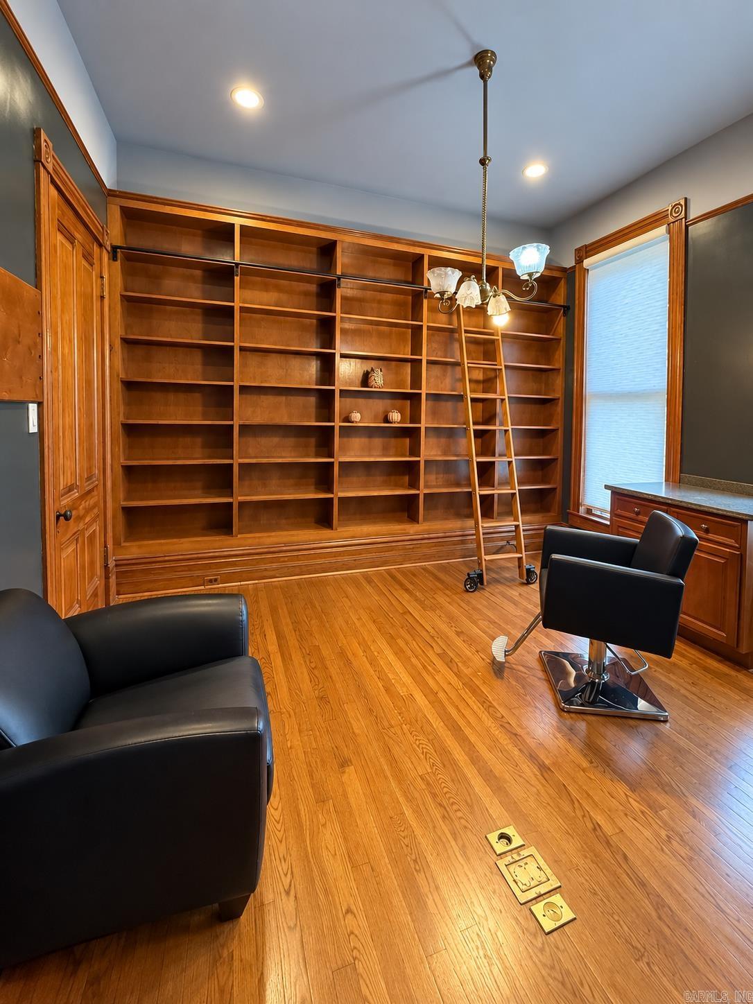 1311 S Broadway Street Property Photo 8
