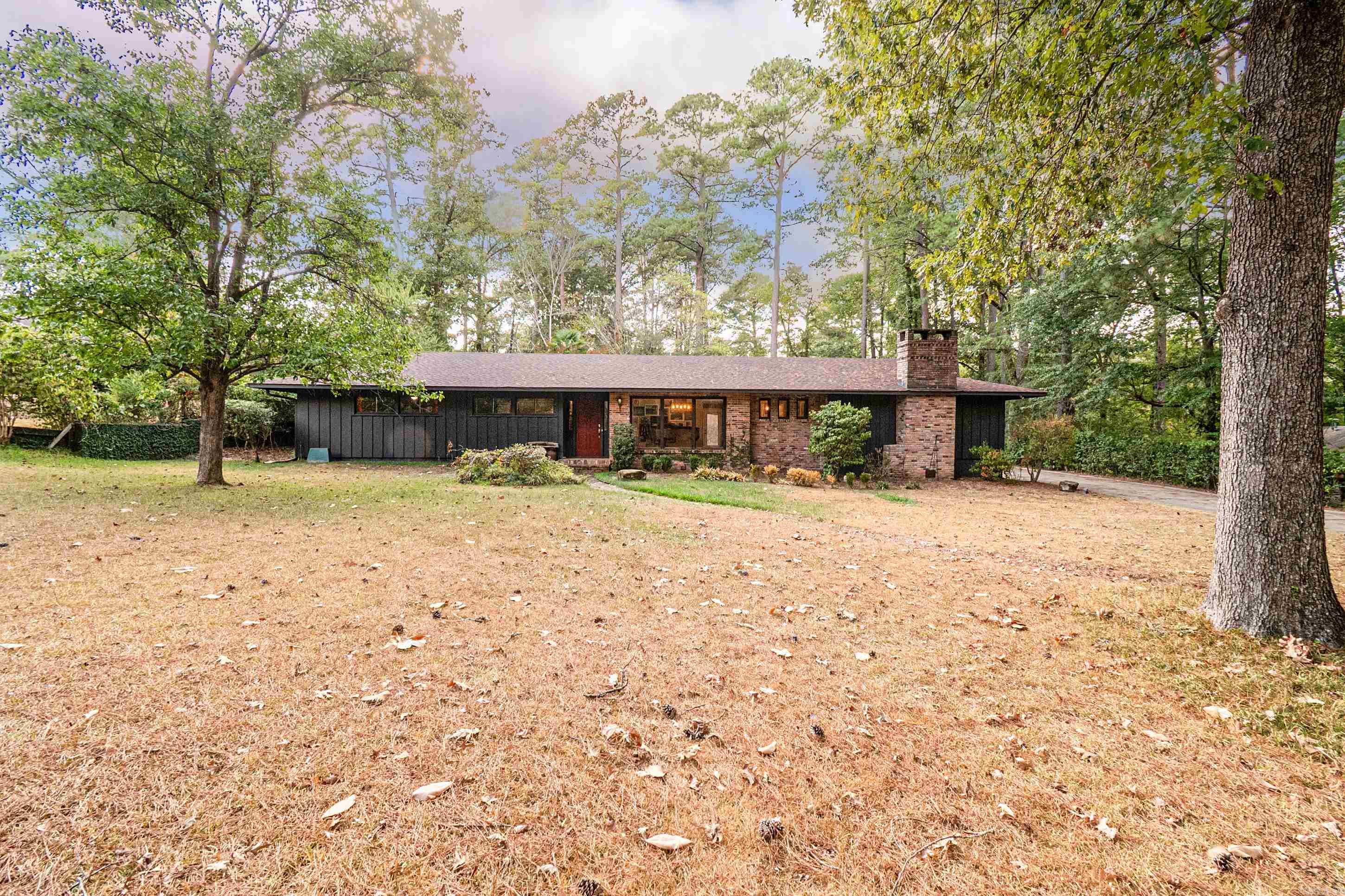 2508 Forest Lawn Dr Property Photo 2