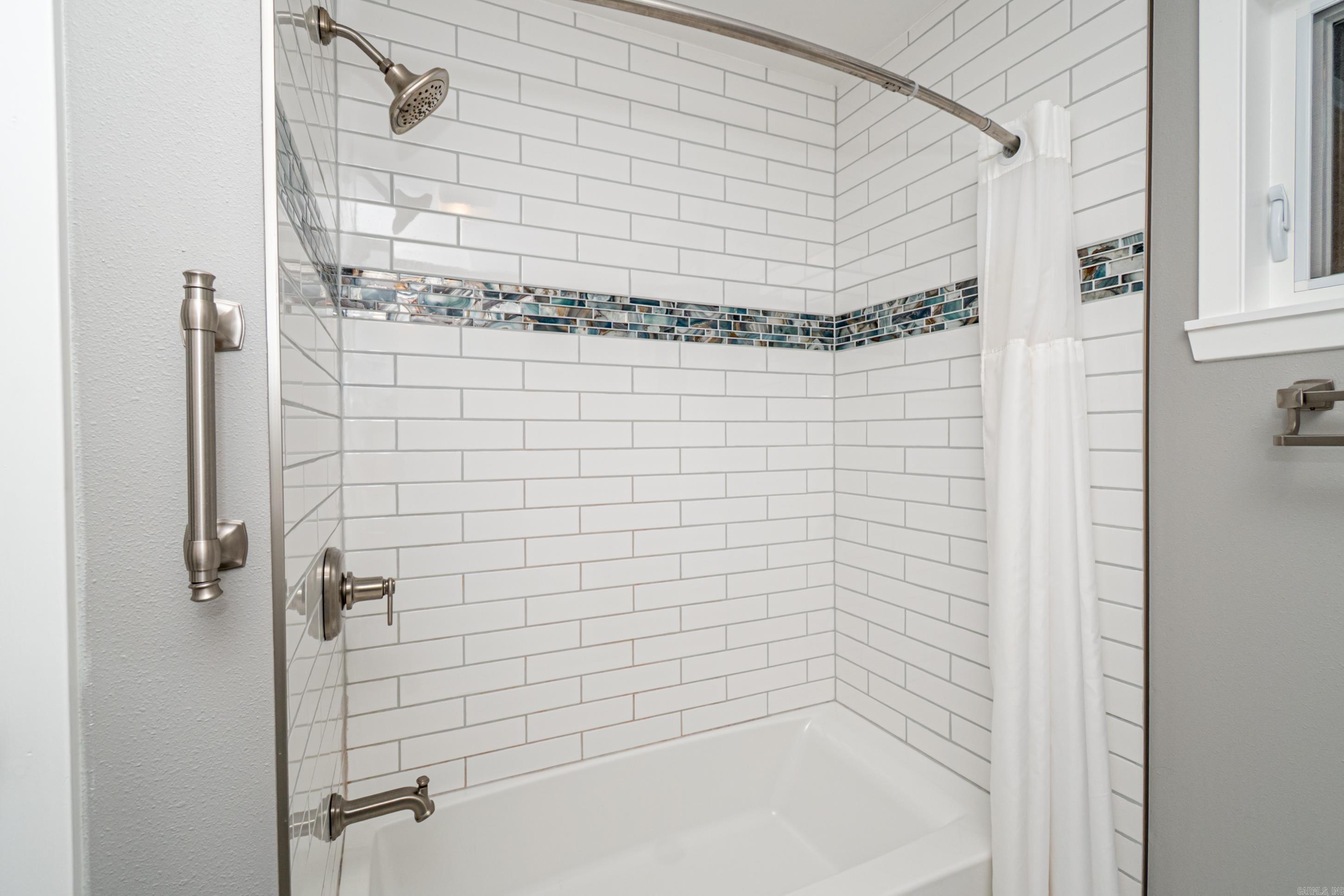 2508 Forest Lawn Dr Property Photo 27