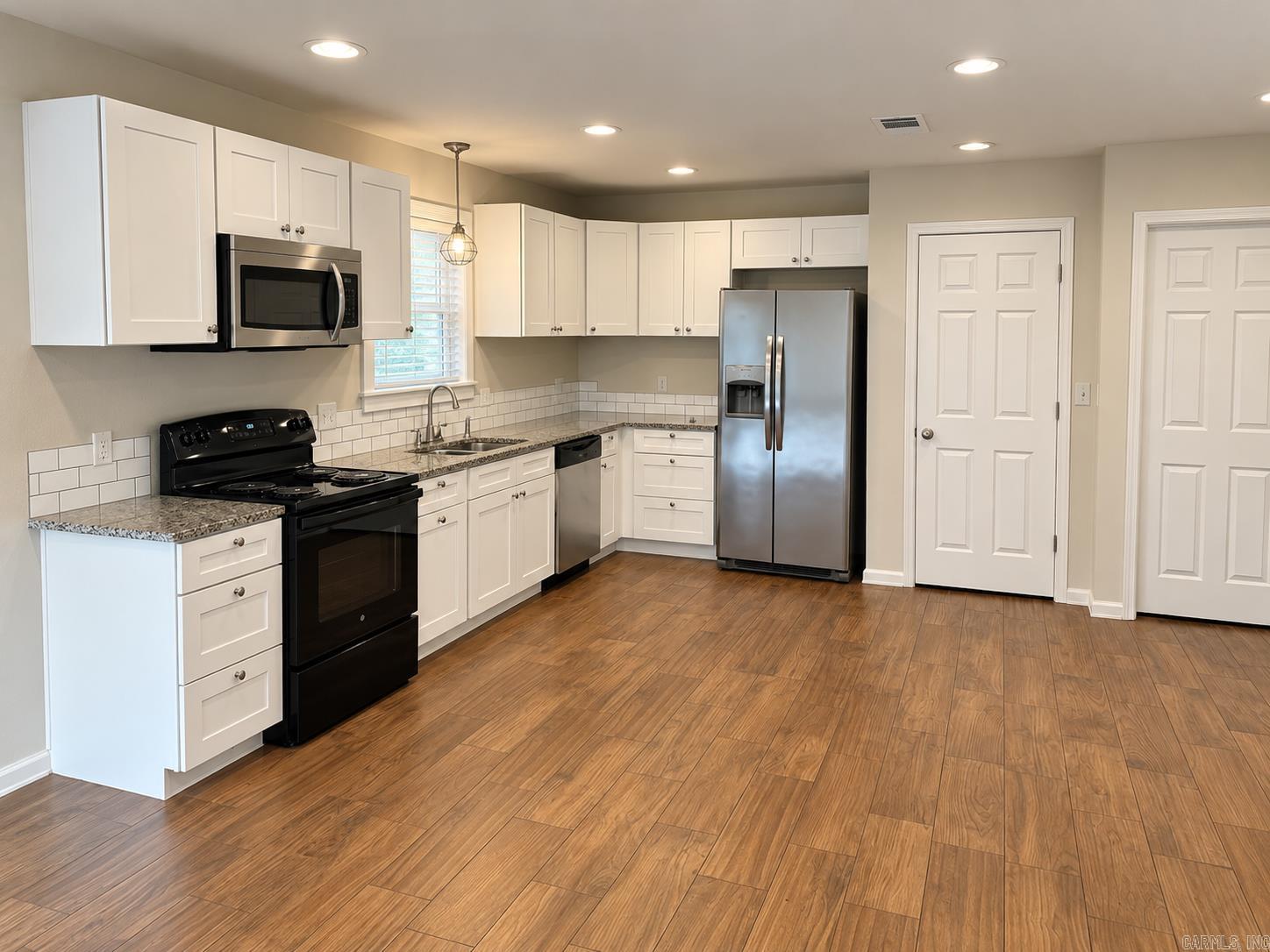 28 Meadowbrook Property Photo 2