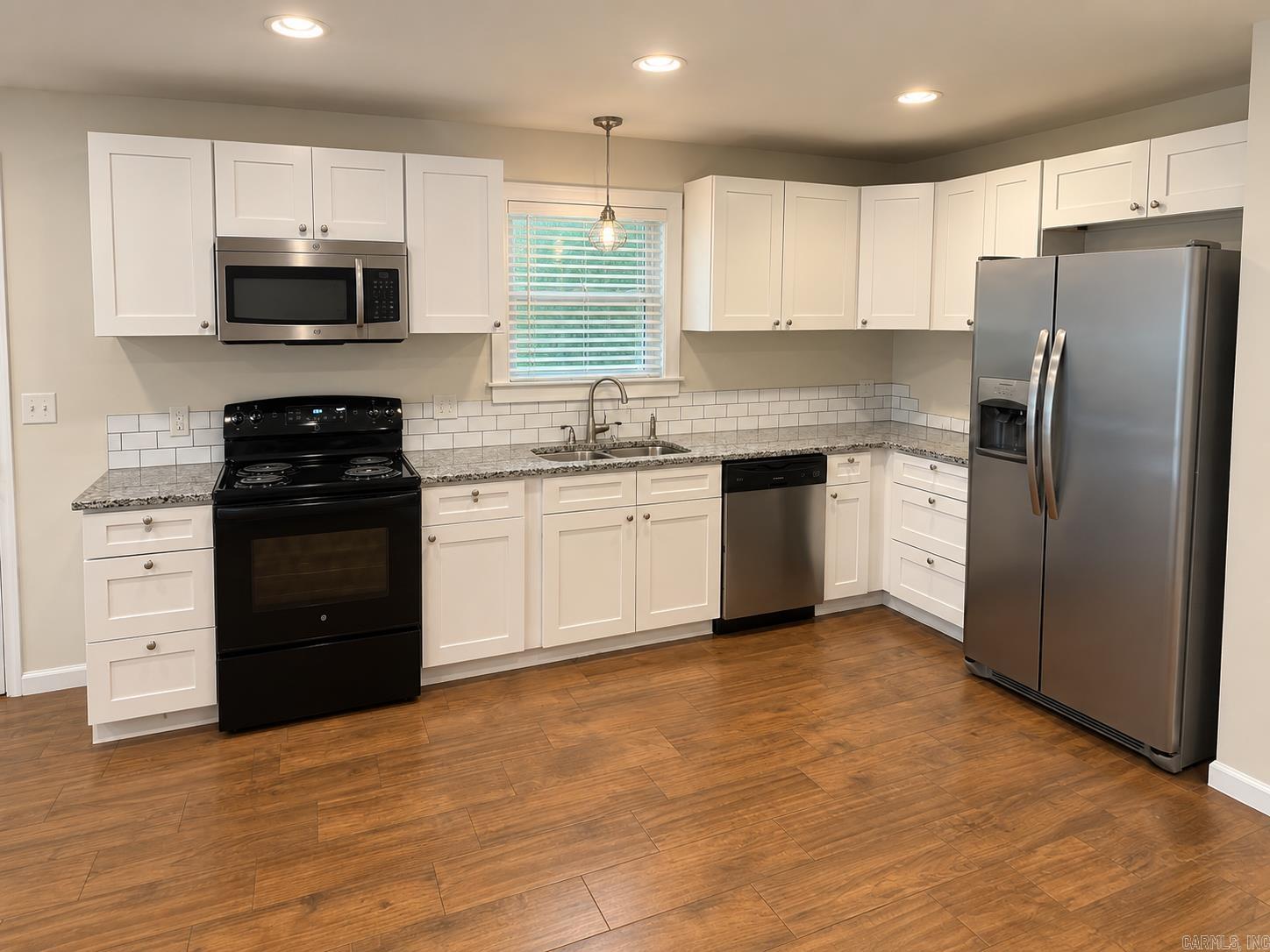 28 Meadowbrook Property Photo 6