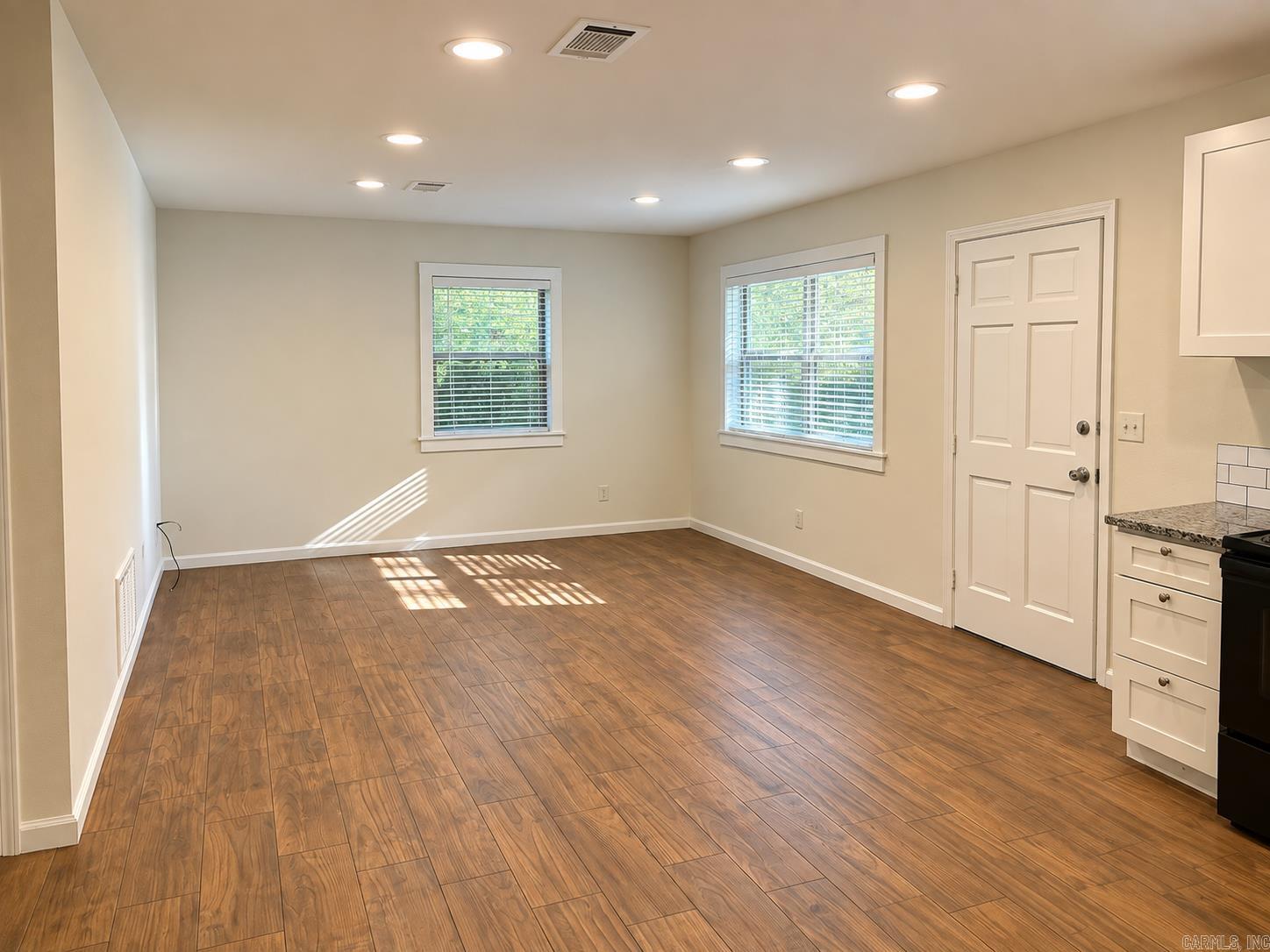 28 Meadowbrook Property Photo 8