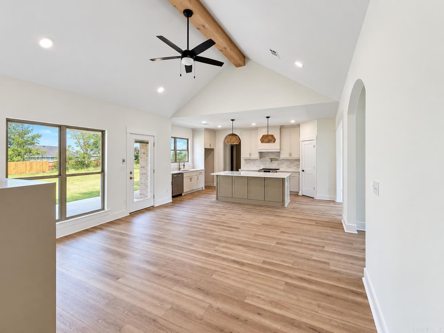 10 Crescent Cove Property Photo 4