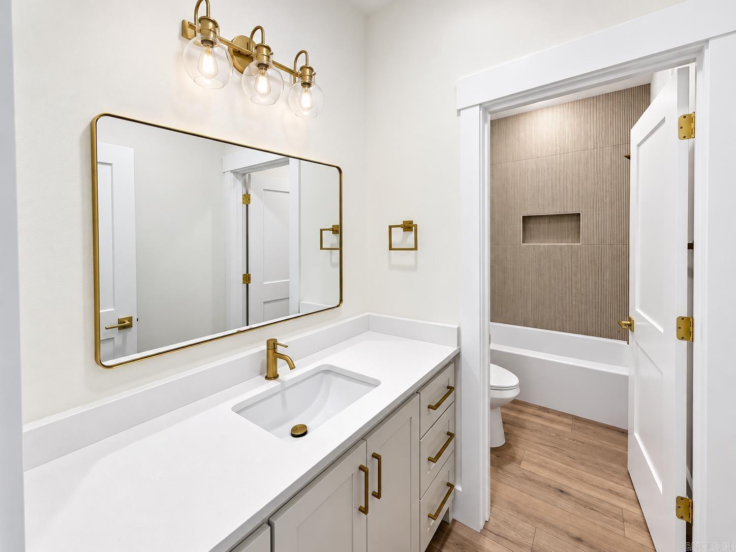 10 Crescent Cove Property Photo 15