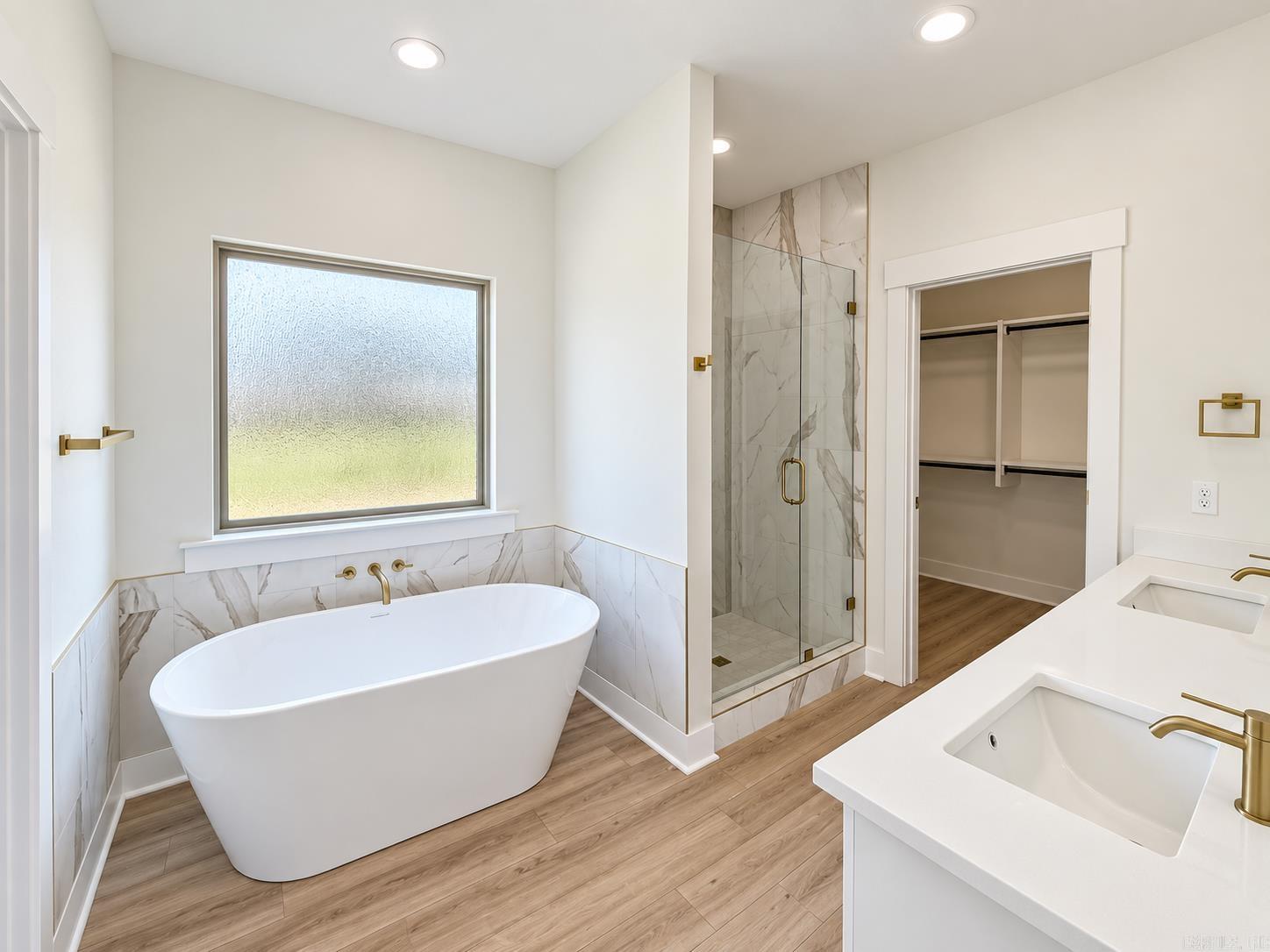 10 Crescent Cove Property Photo 17