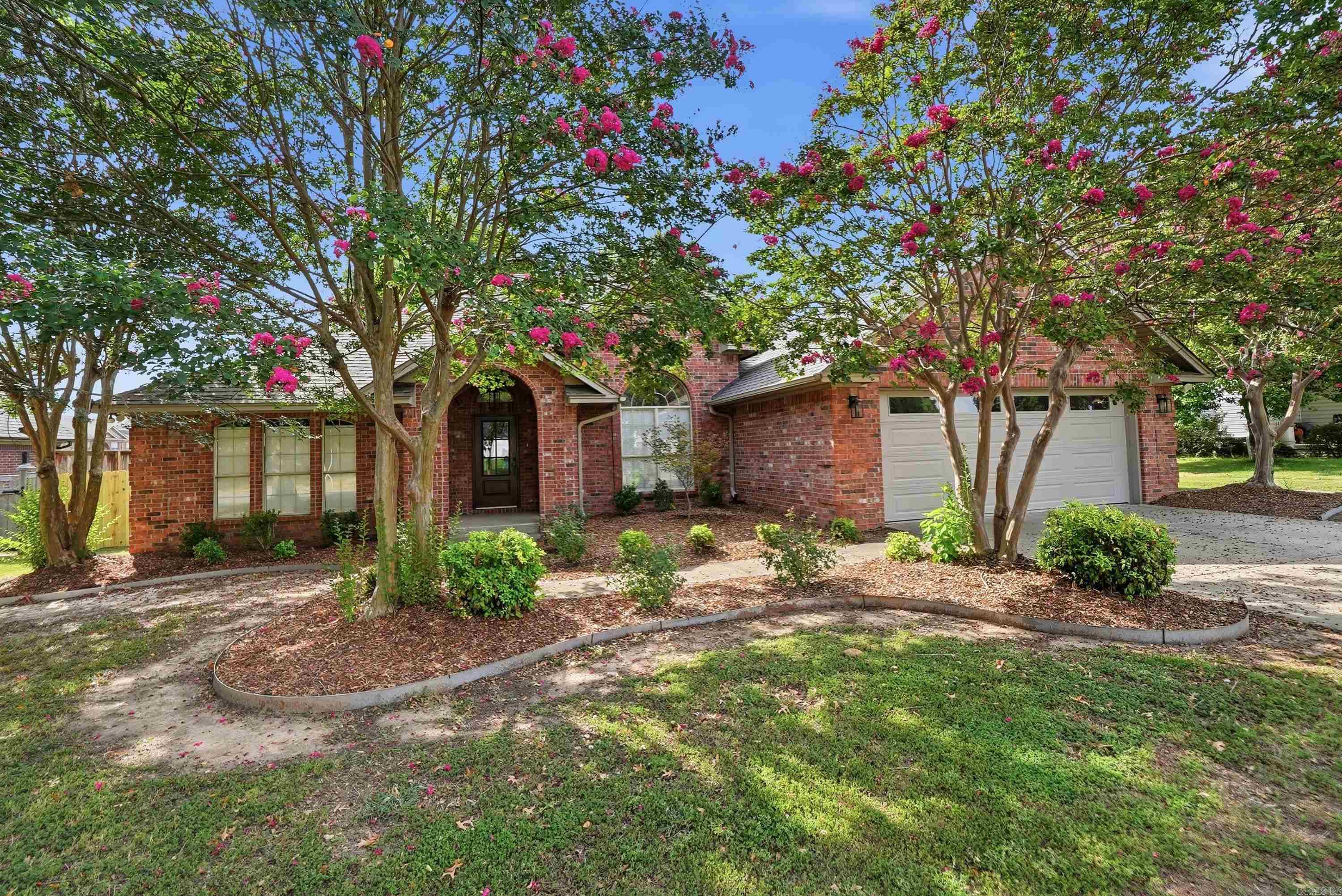 1015 Summerwood Drive Property Photo 1