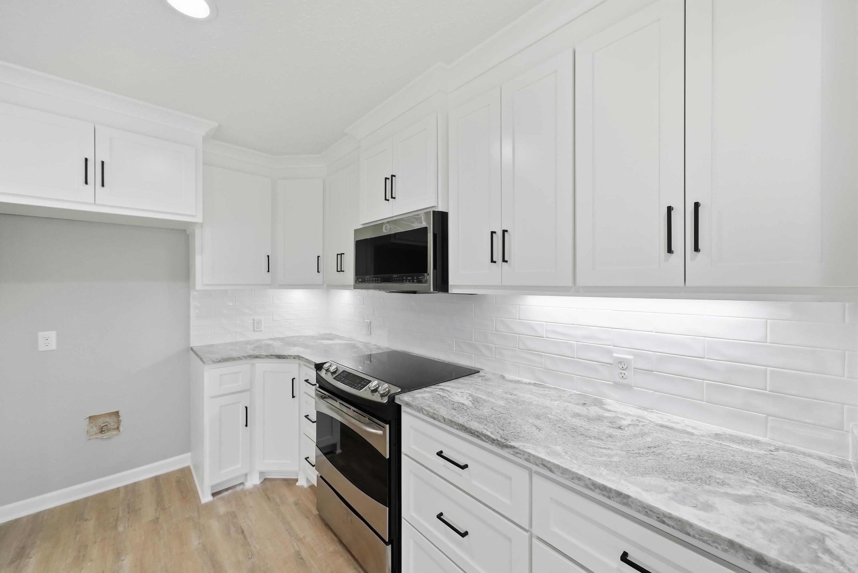 1015 Summerwood Drive Property Photo 12