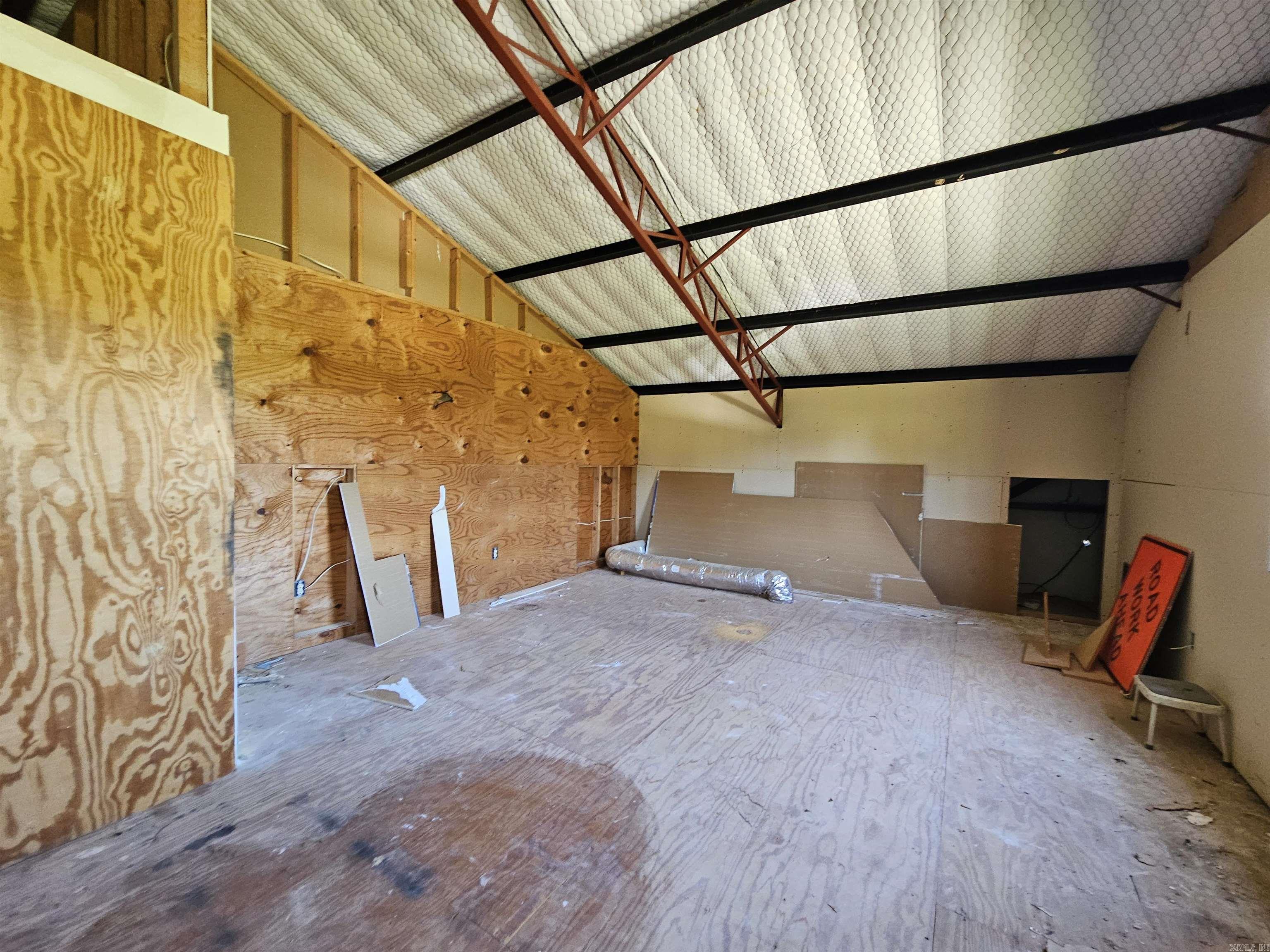 826 Hwy 225 Property Photo 17