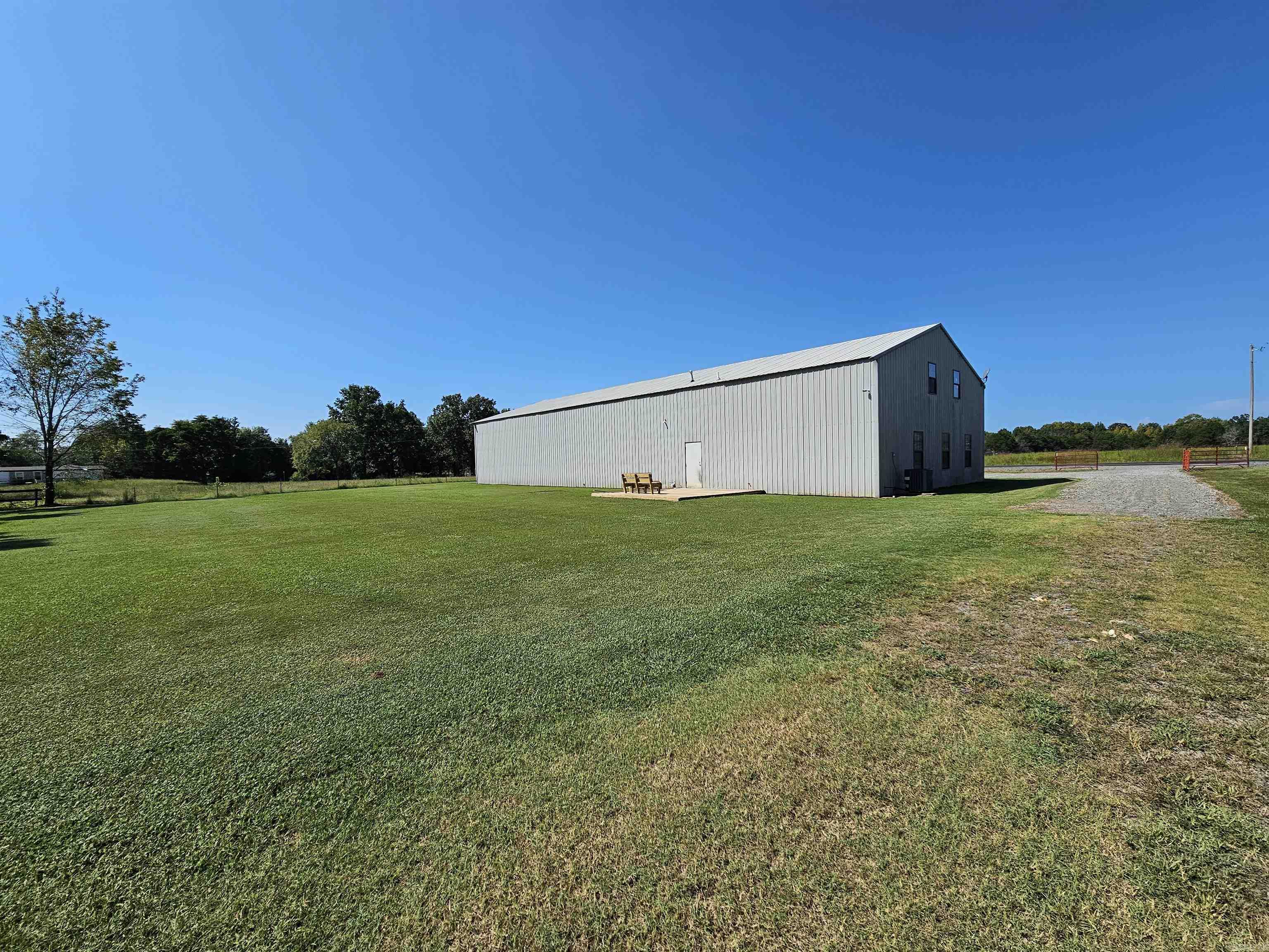 826 Hwy 225 Property Photo 22