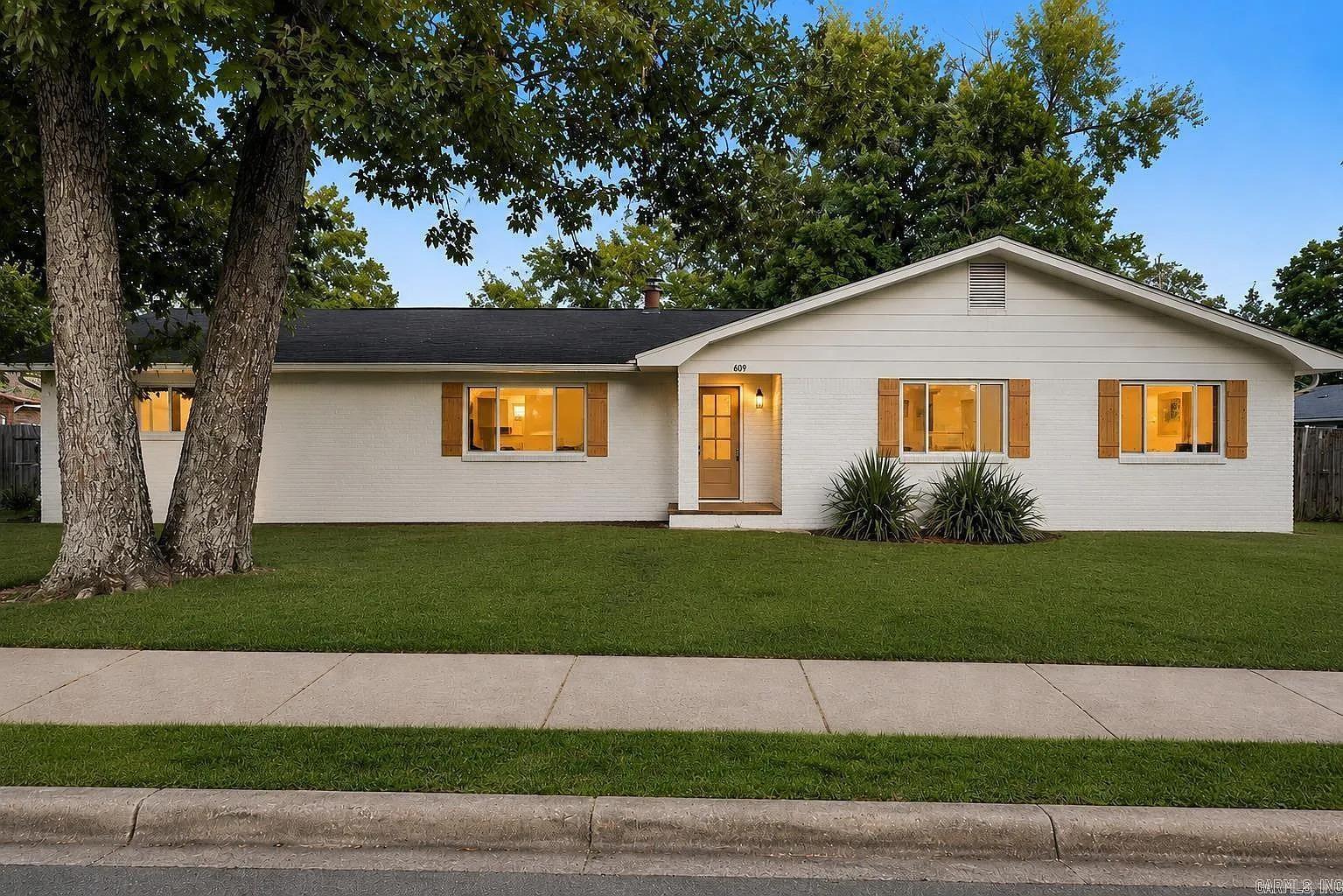 699 Lantrip Road Property Photo 1