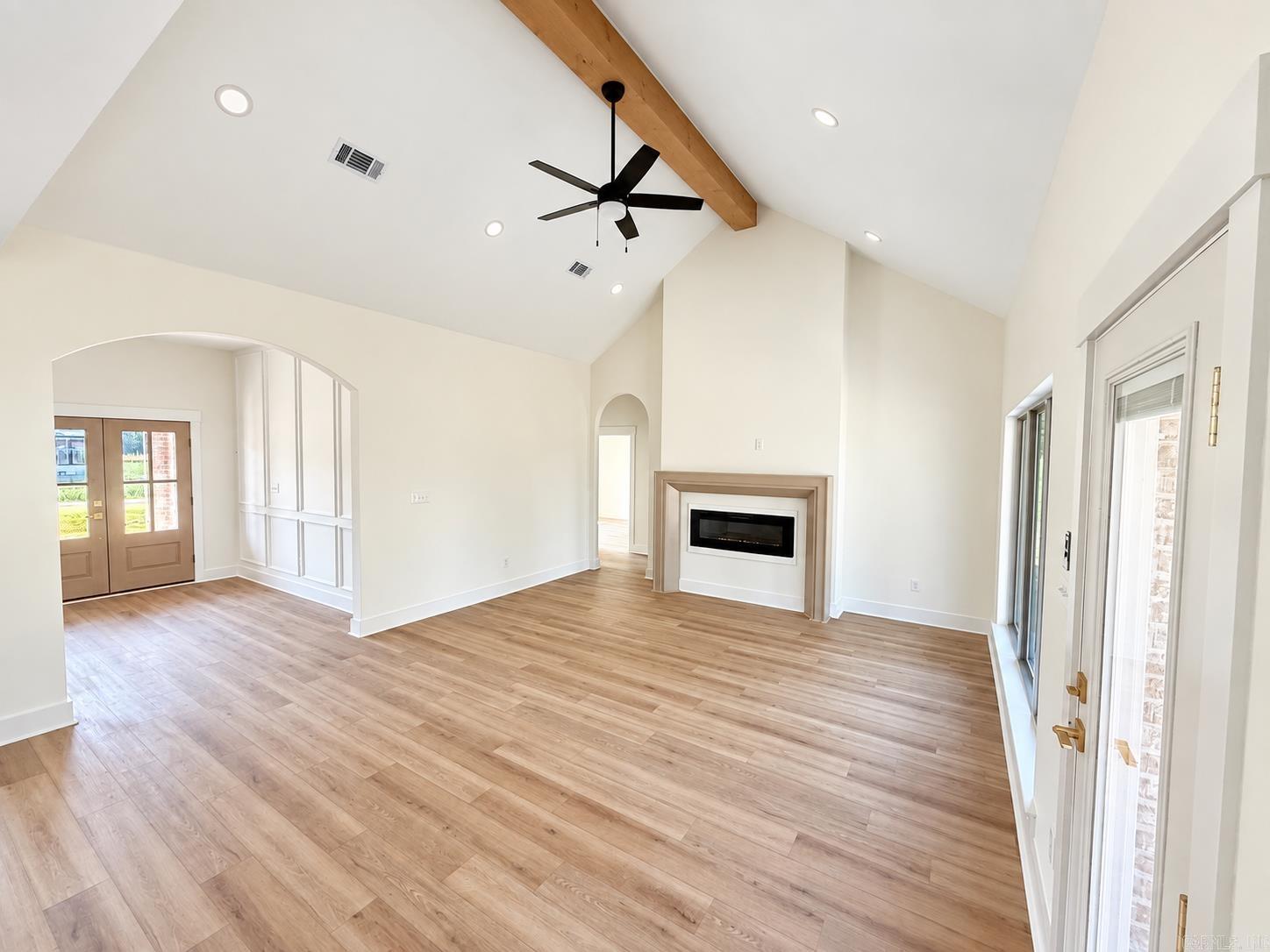 20 Crescent Cove Property Photo 4