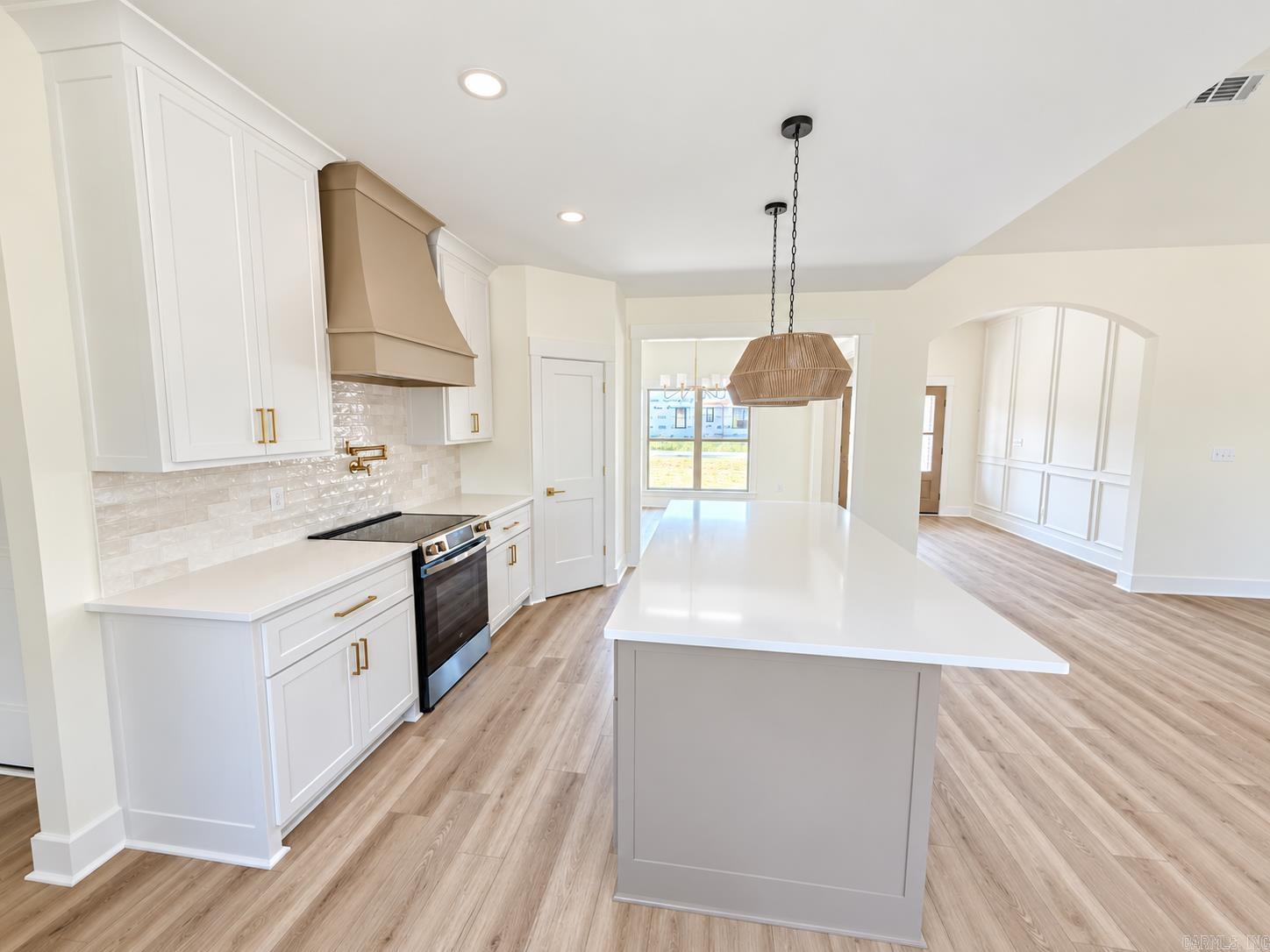 20 Crescent Cove Property Photo 6