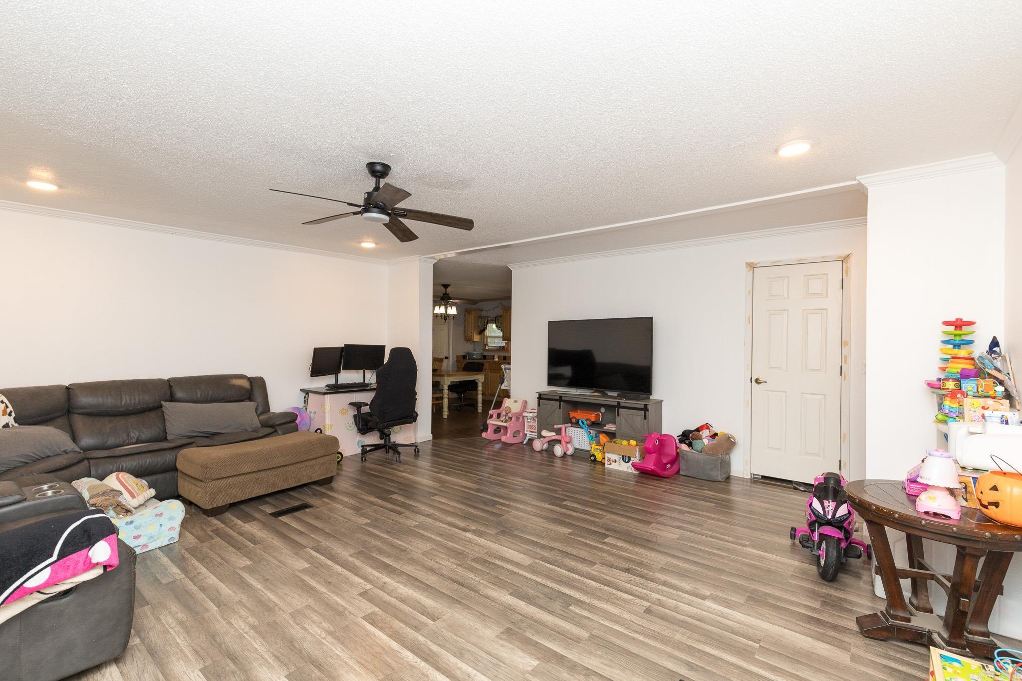 1404 Little Creek Cutoff Property Photo 4