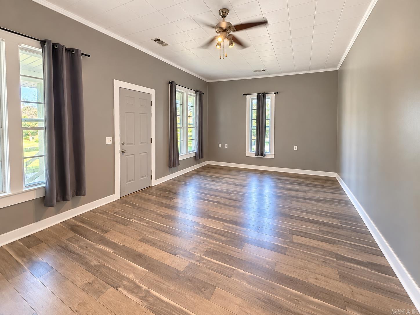 1001 N College Street Property Photo 5