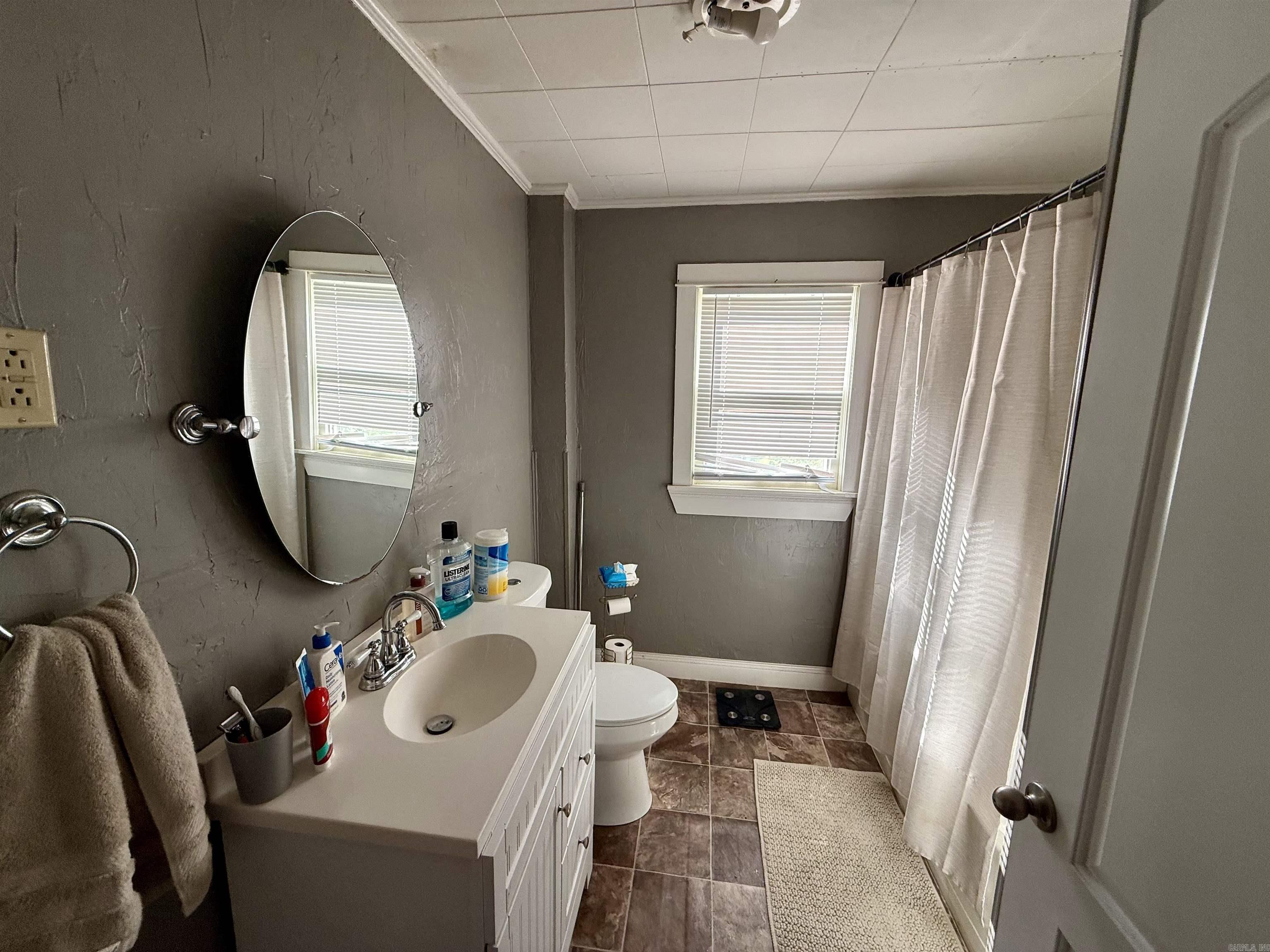 1001 N College Street Property Photo 7