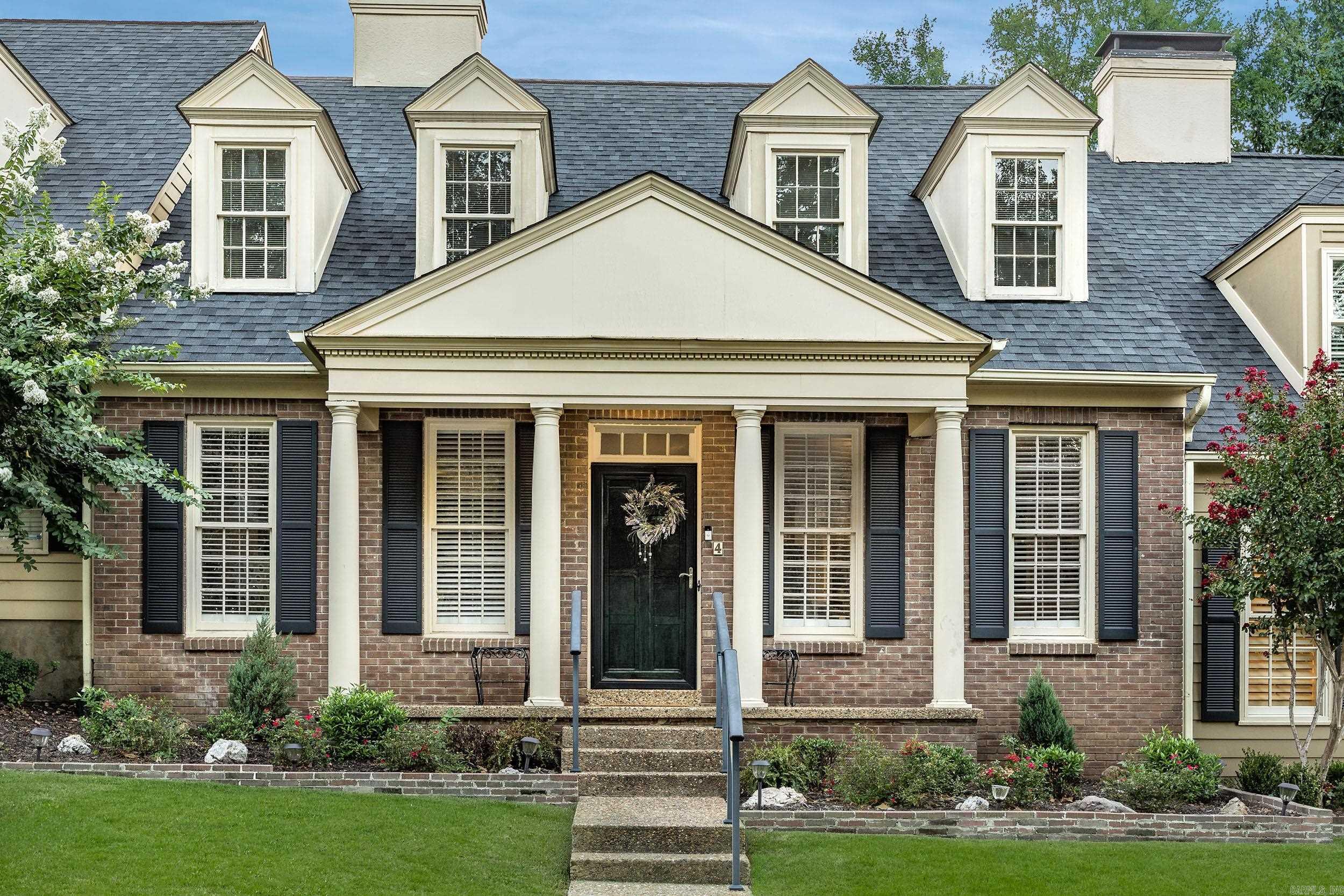 4 Windsor Court Property Photo 1