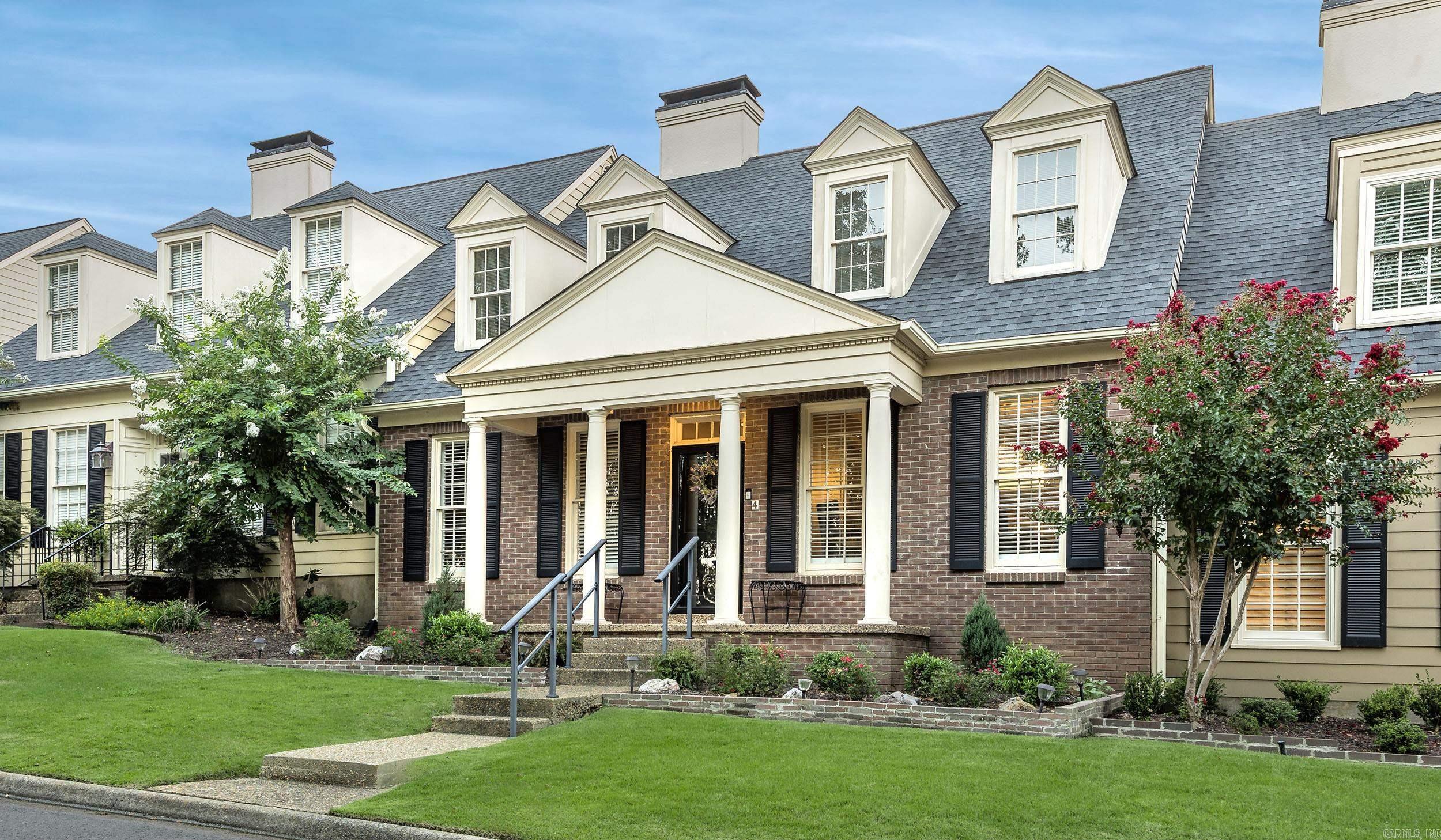 4 Windsor Court Property Photo 2