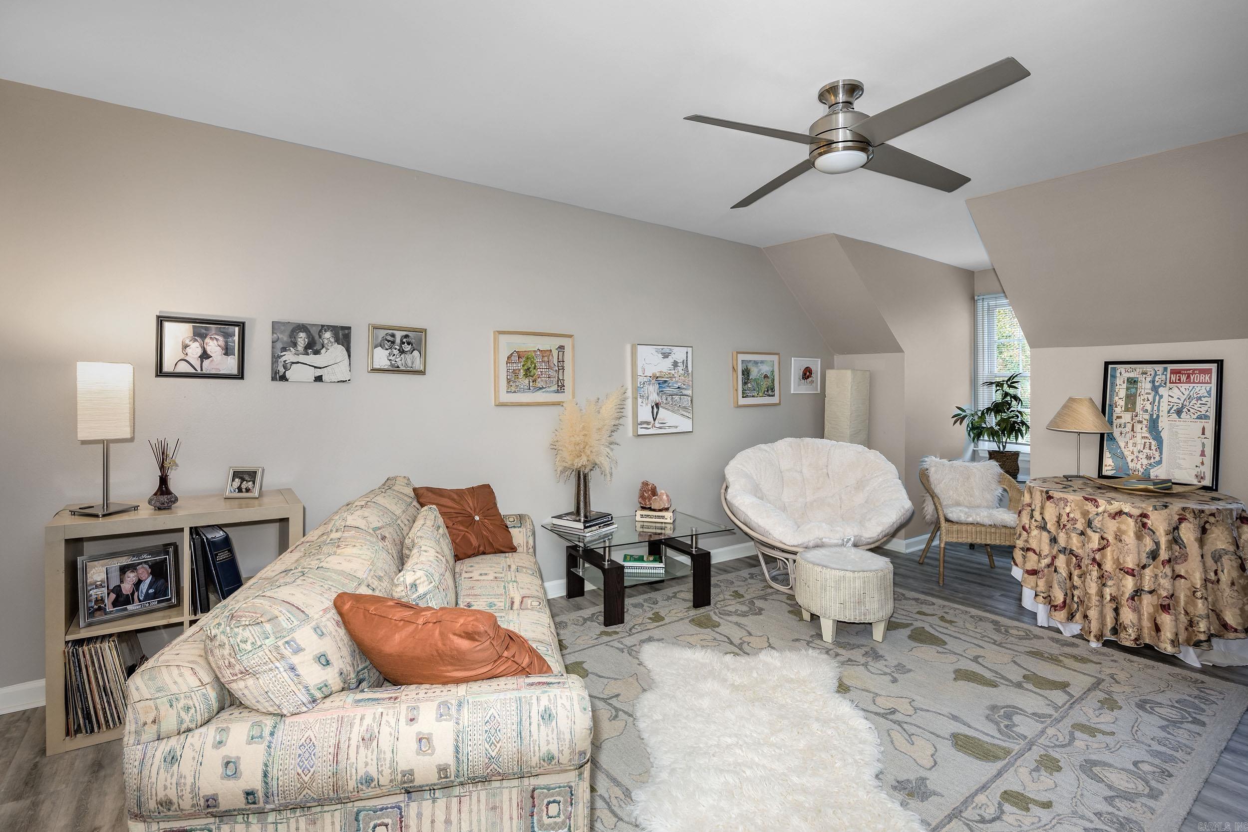 4 Windsor Court Property Photo 33