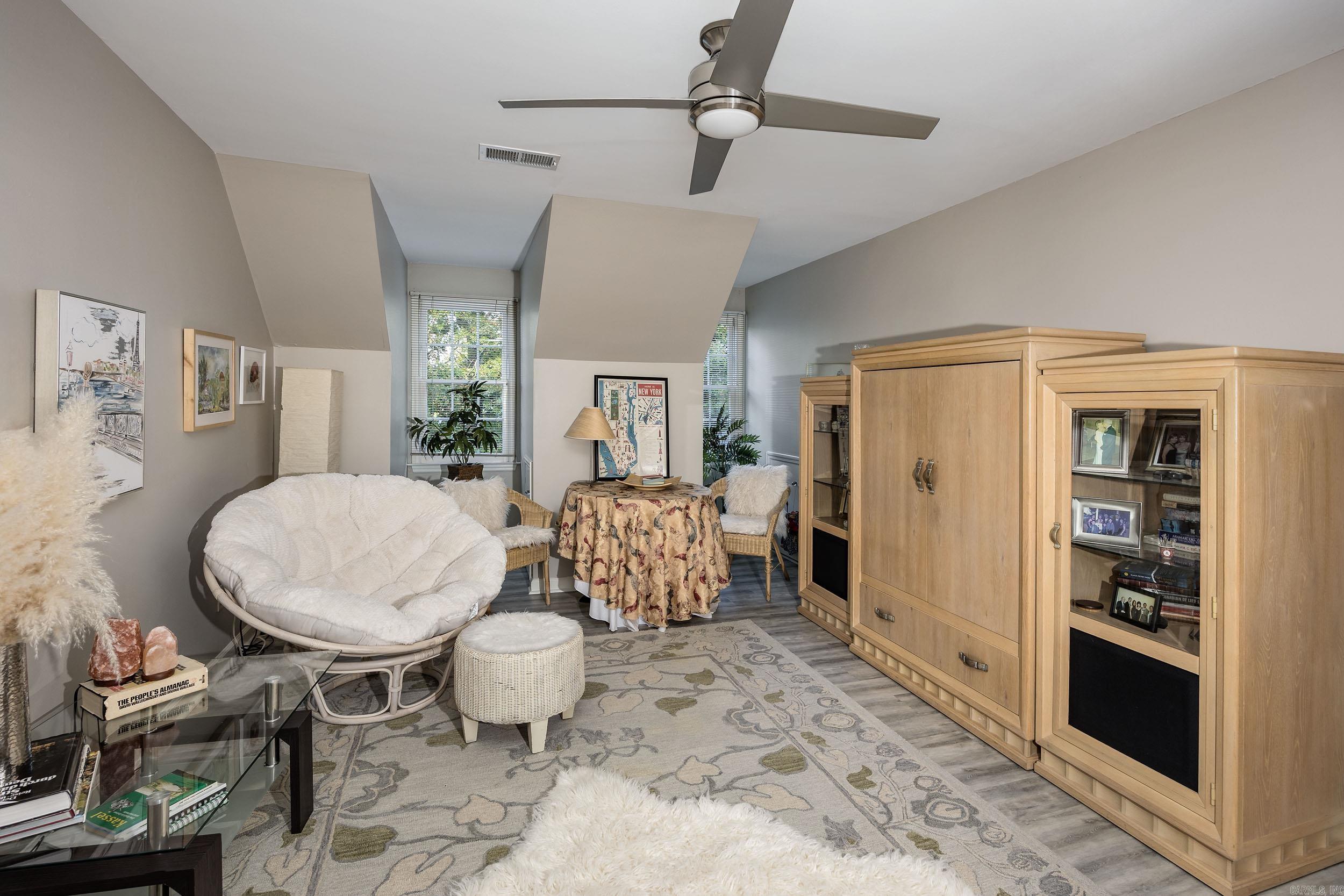 4 Windsor Court Property Photo 34