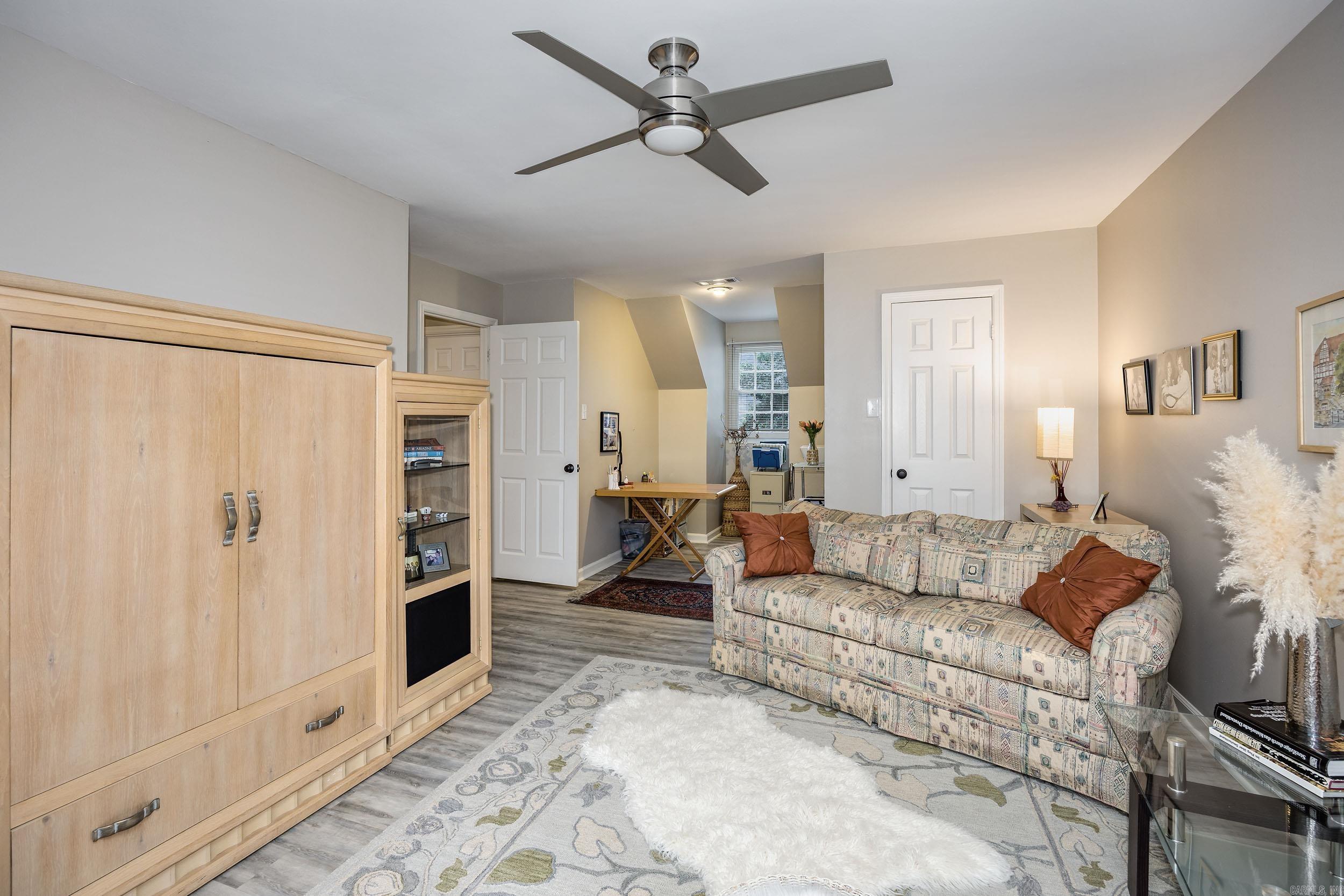 4 Windsor Court Property Photo 35