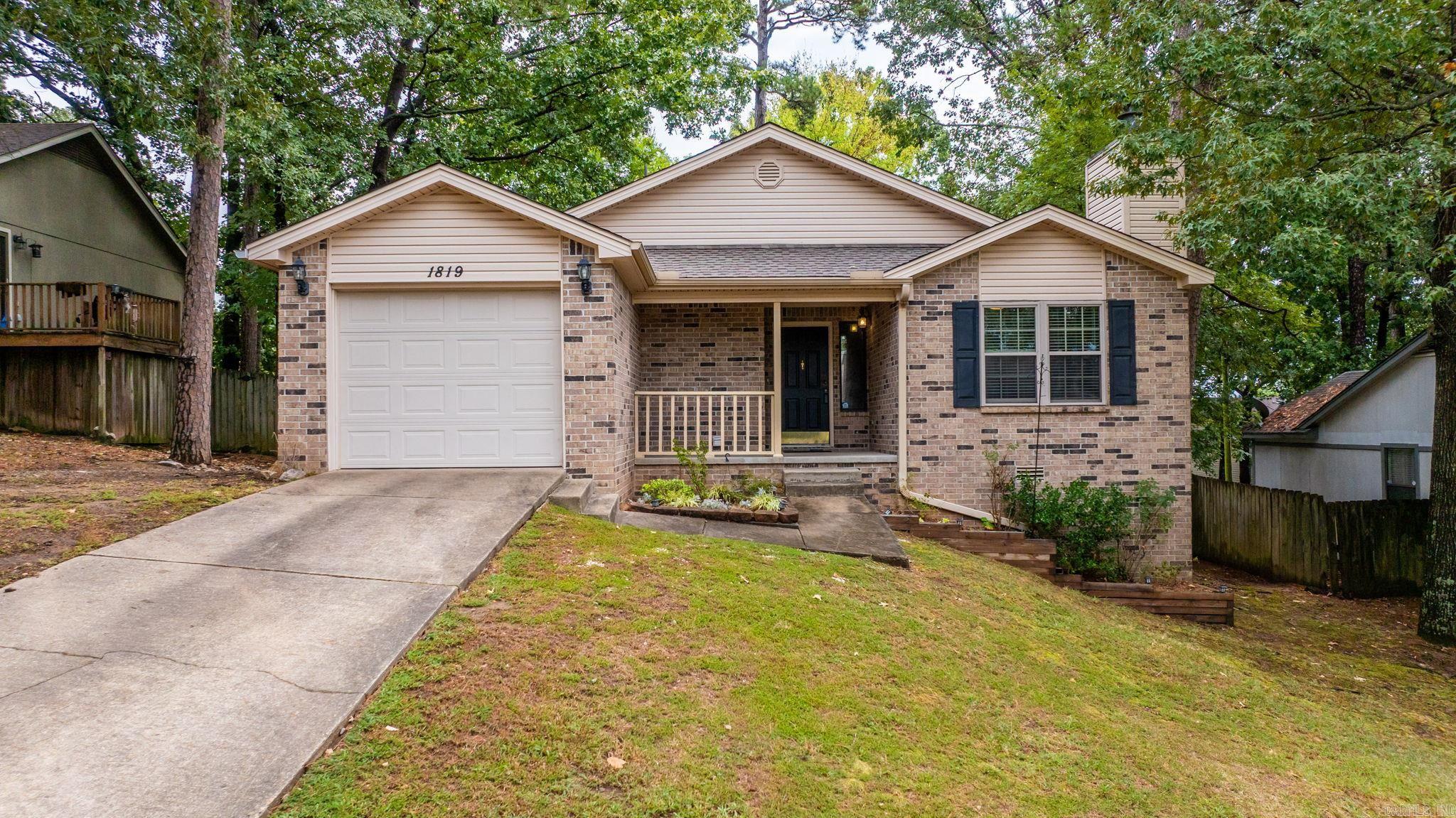 1819 Mesquite Circle Property Photo 1