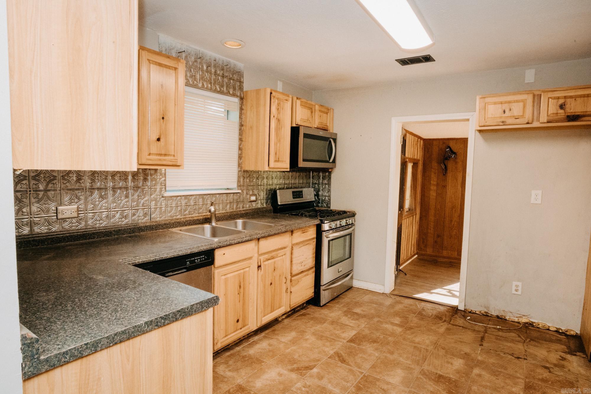 24623 N Sardis Road Property Photo 11