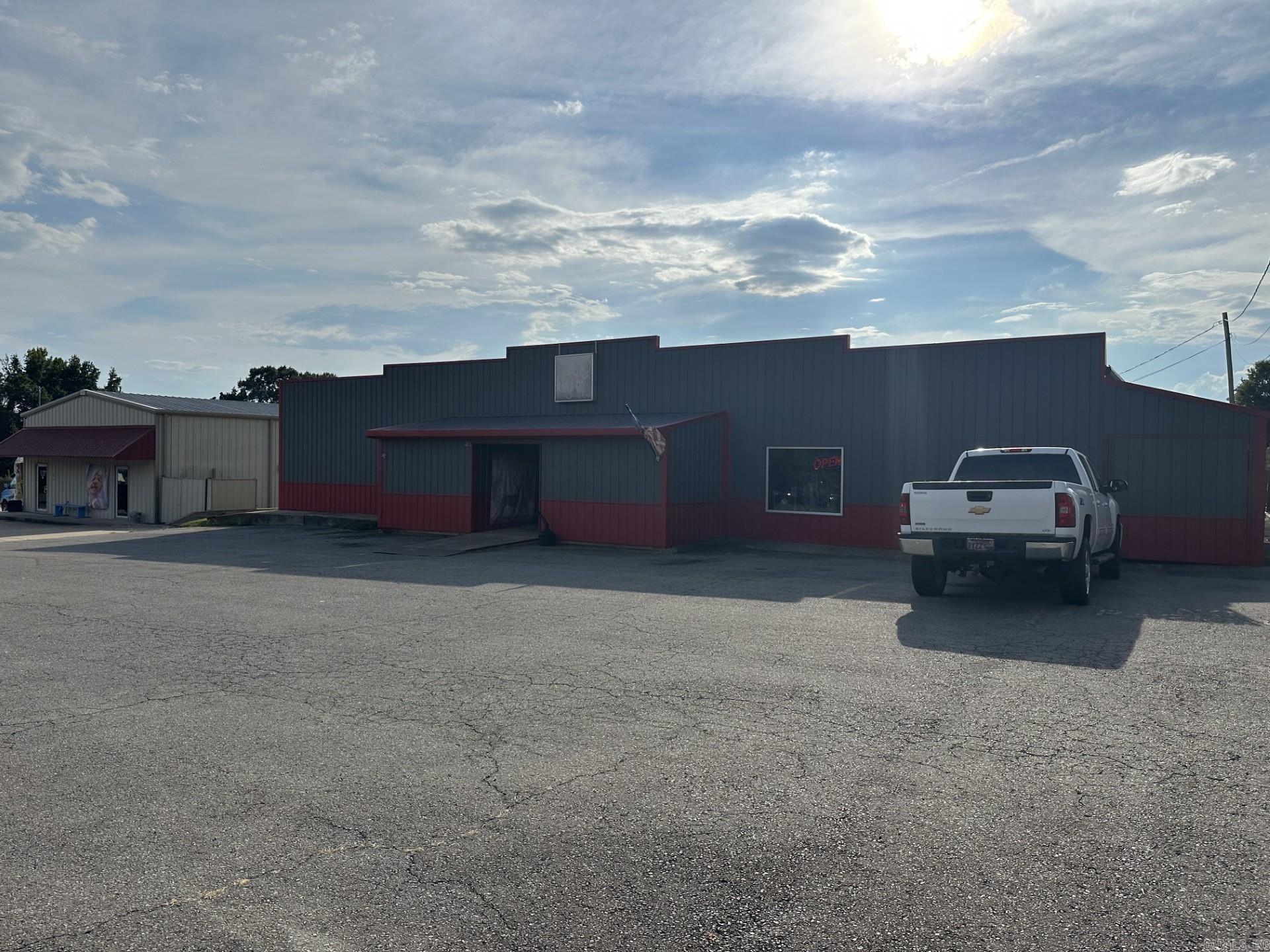 91 N Broadview Property Photo 1