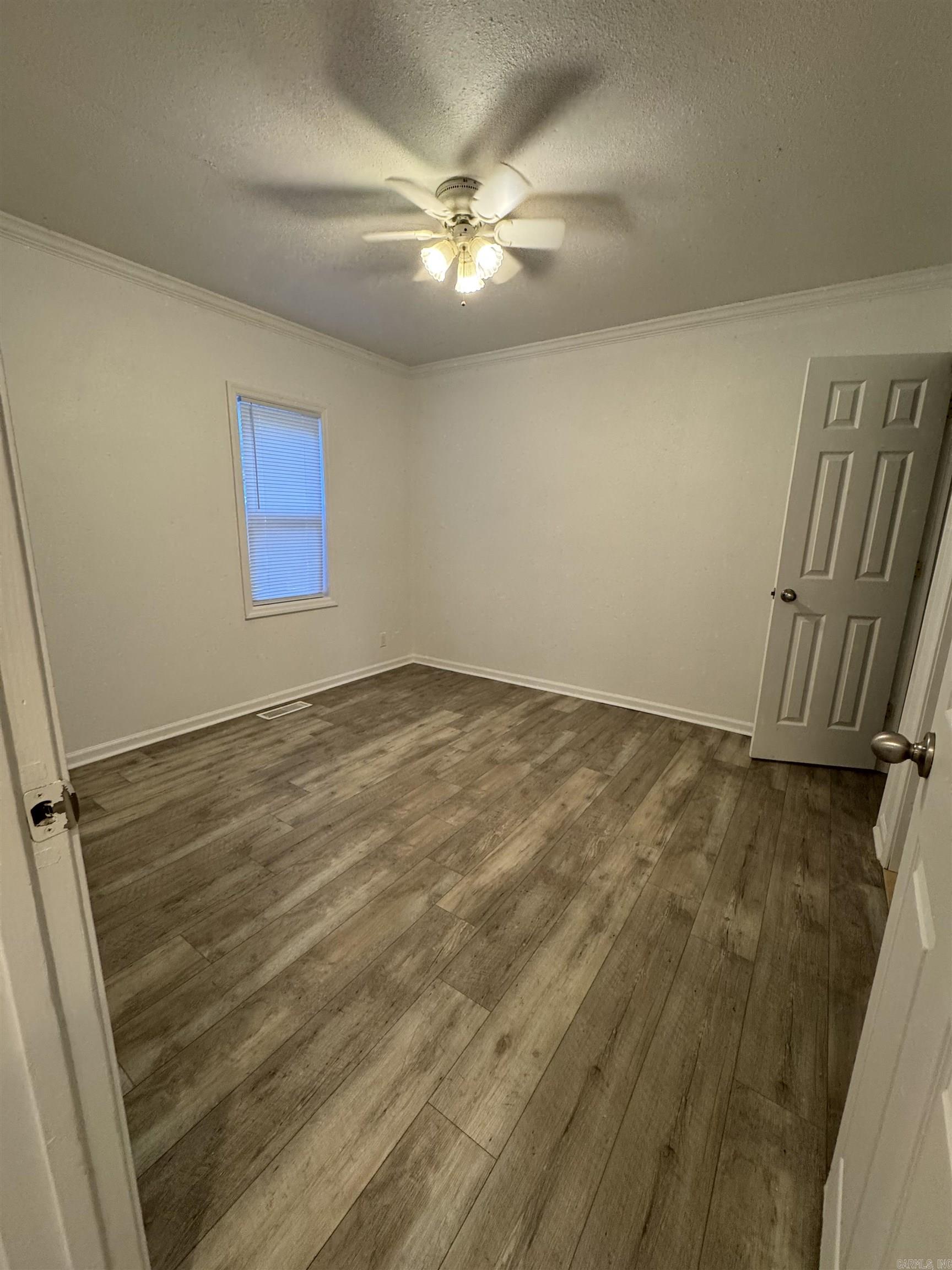 1607 St Louis Property Photo 8